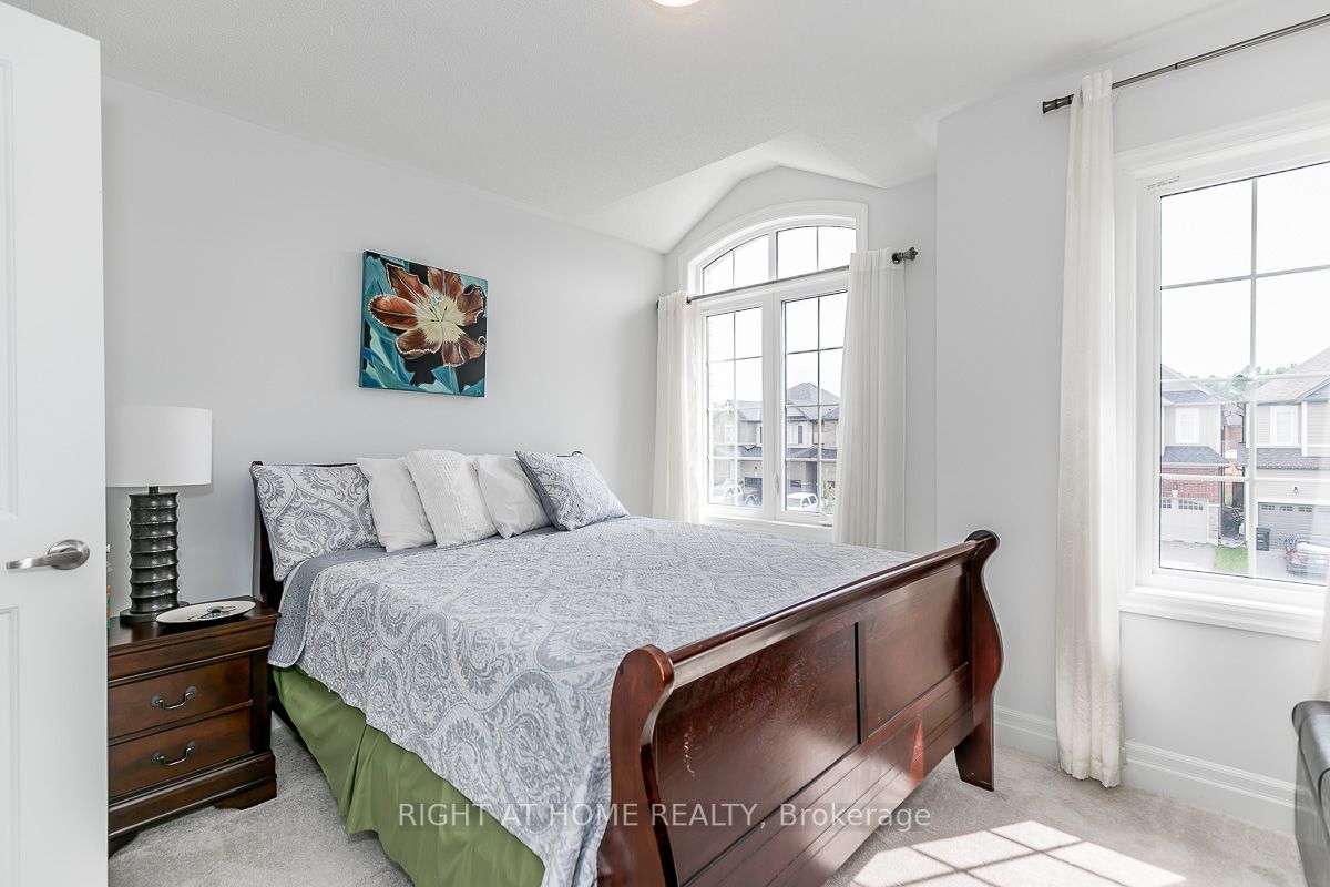 36 Wood Cres