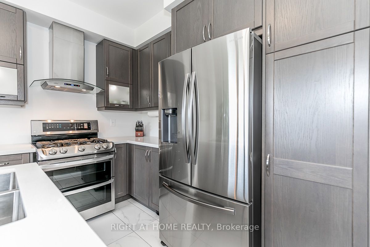 36 Wood Cres
