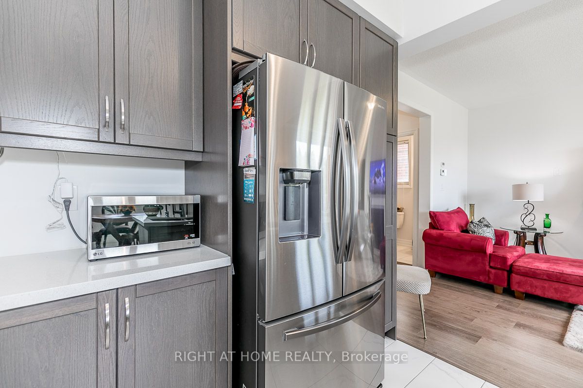 36 Wood Cres
