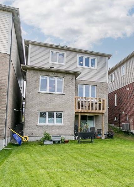 36 Wood Cres