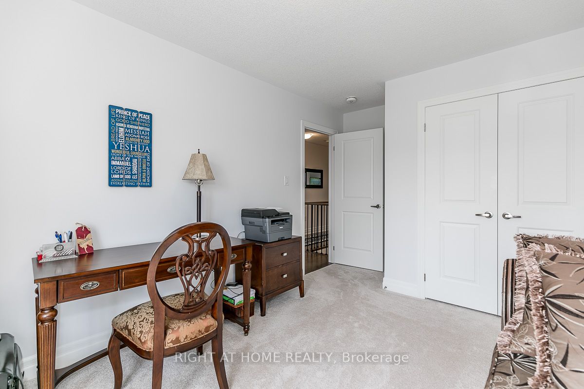 36 Wood Cres