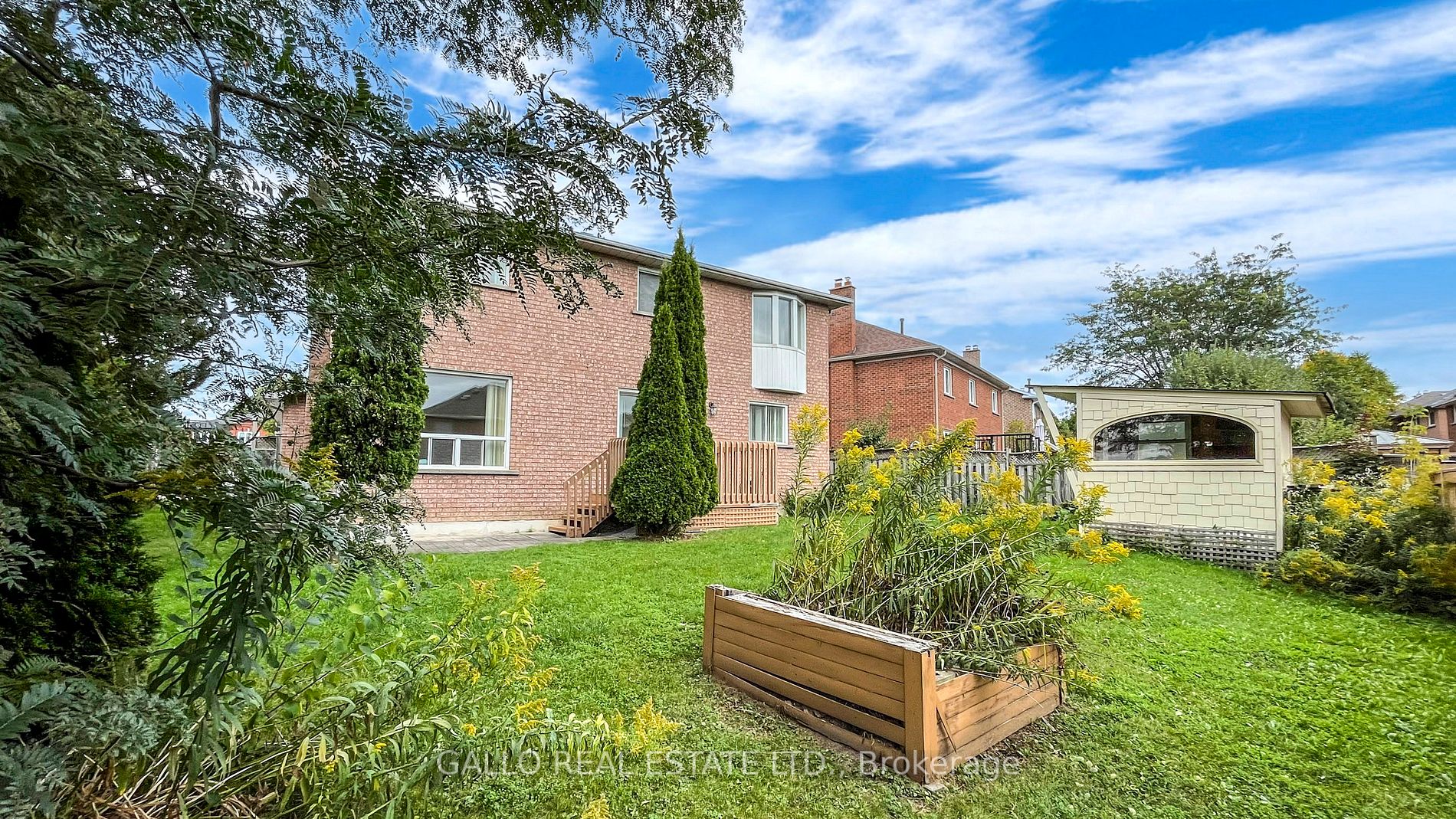 804 Hollander Rd