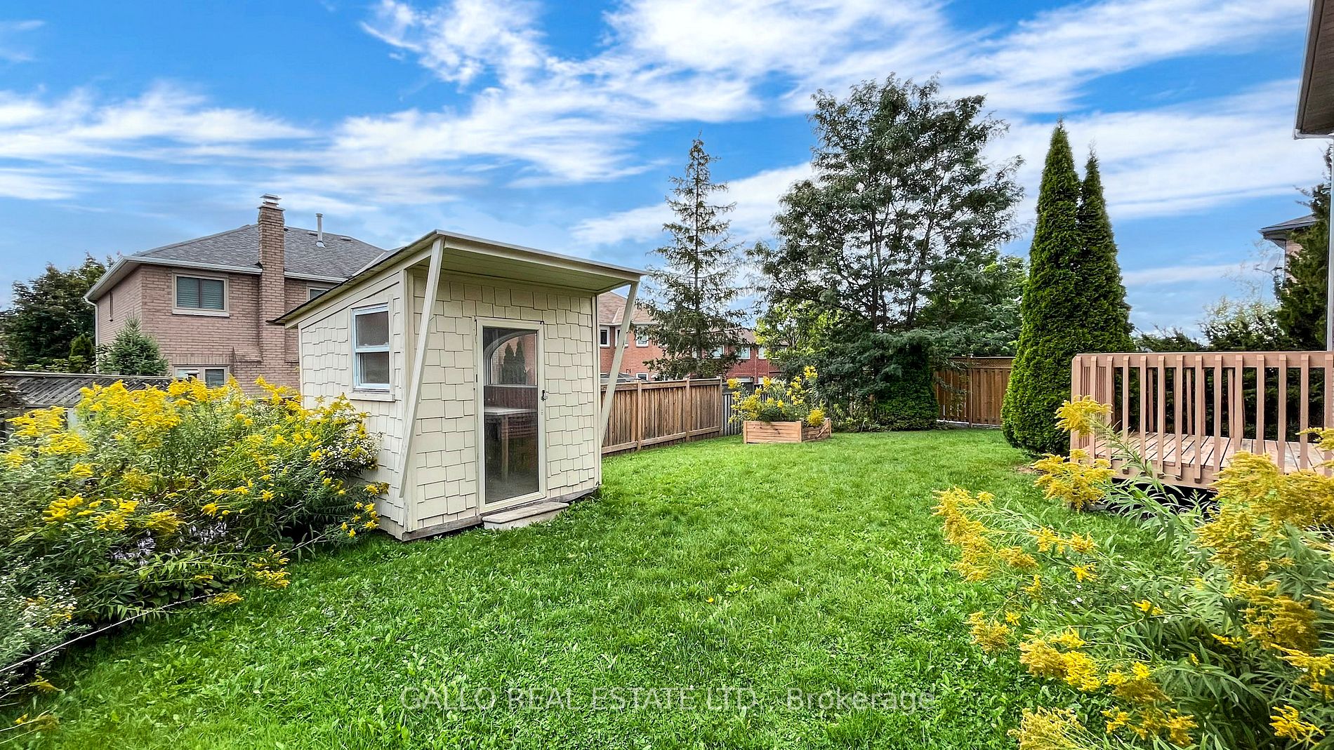 804 Hollander Rd