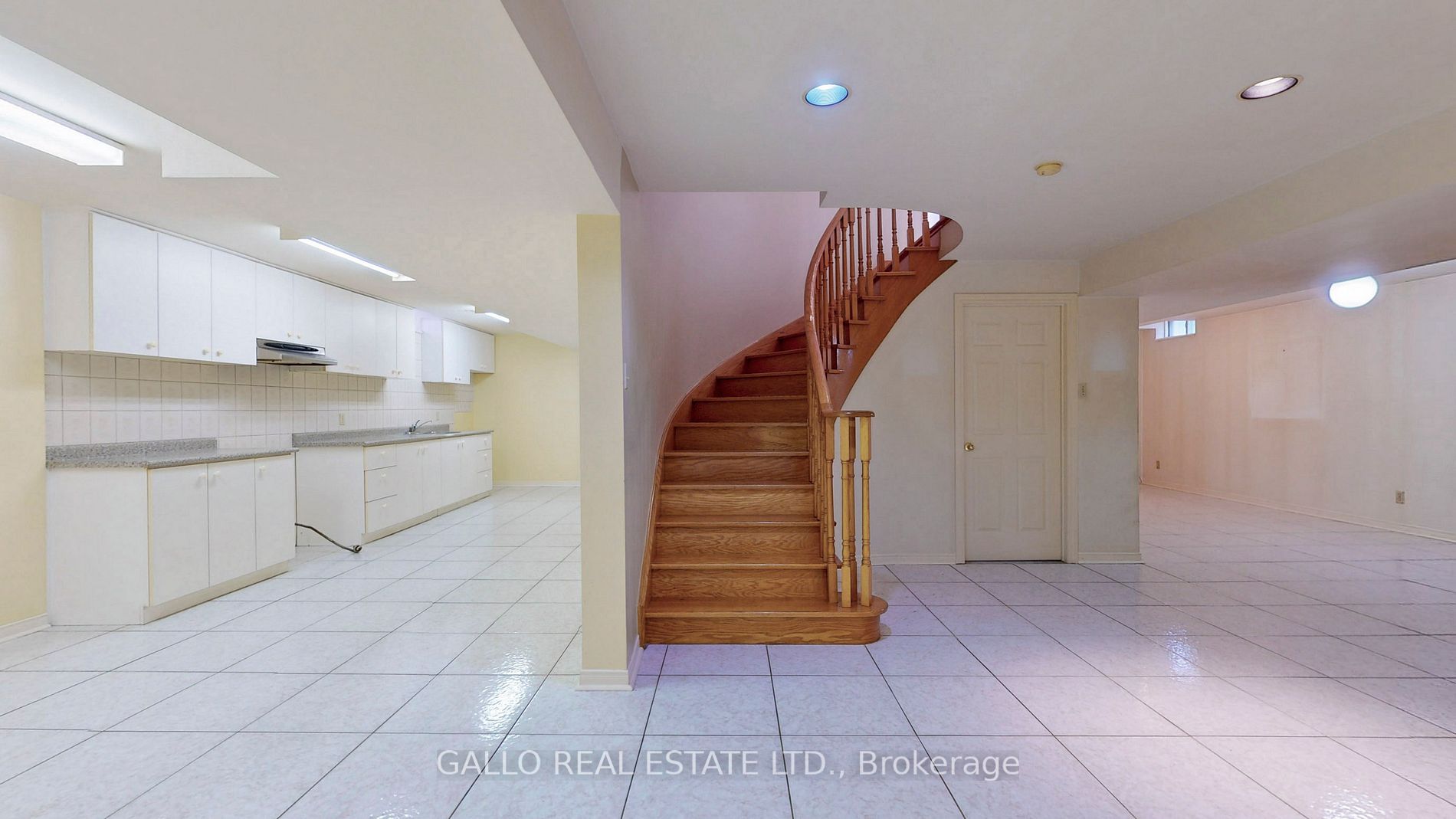 804 Hollander Rd