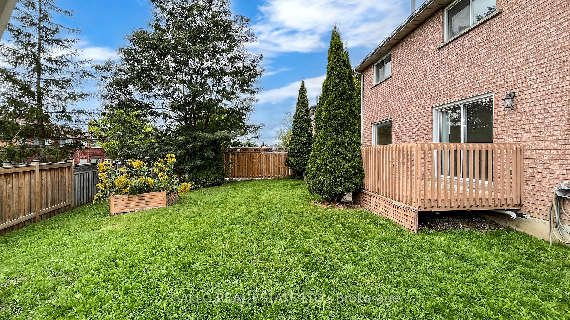 804 Hollander Rd
