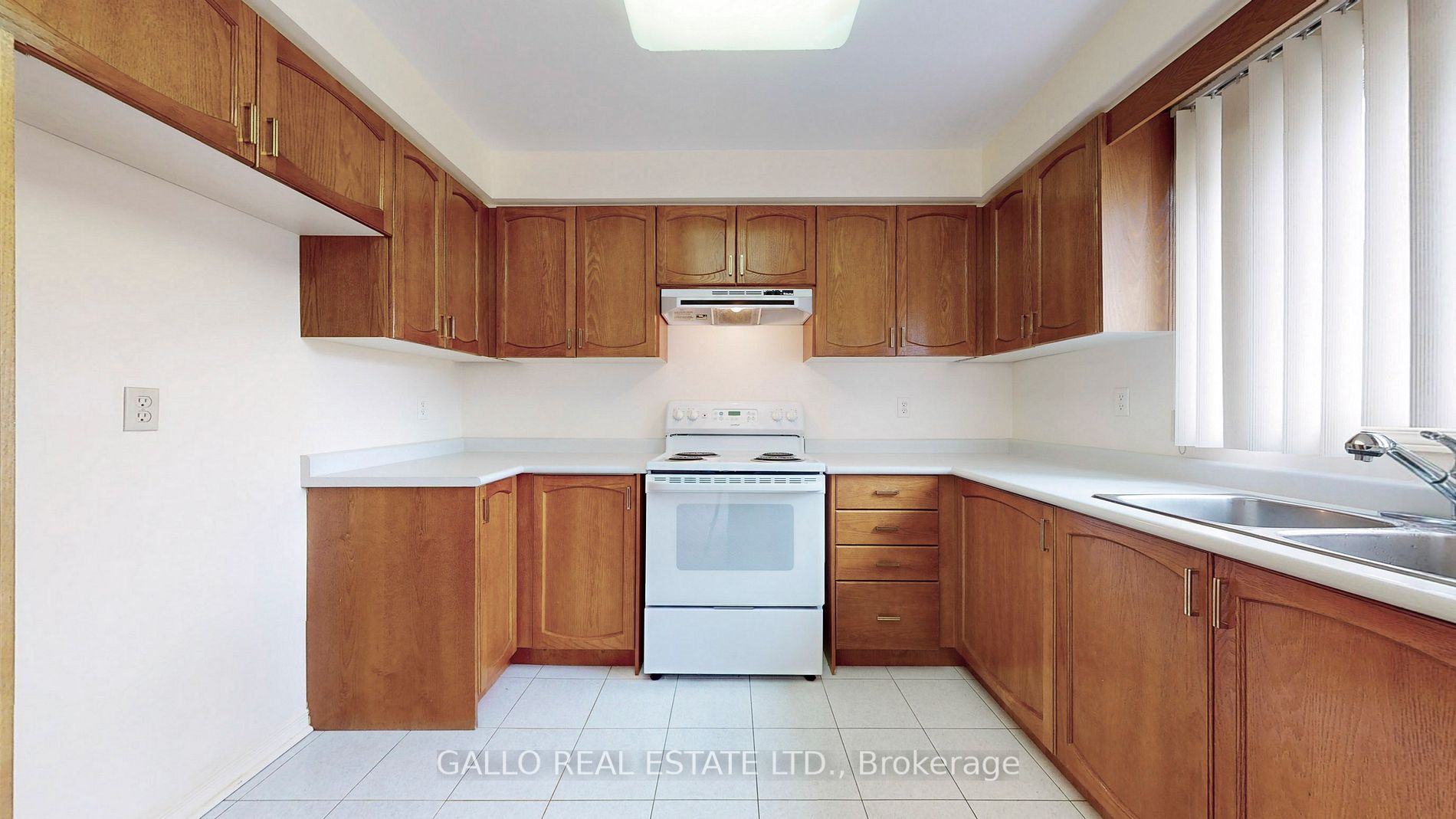 804 Hollander Rd