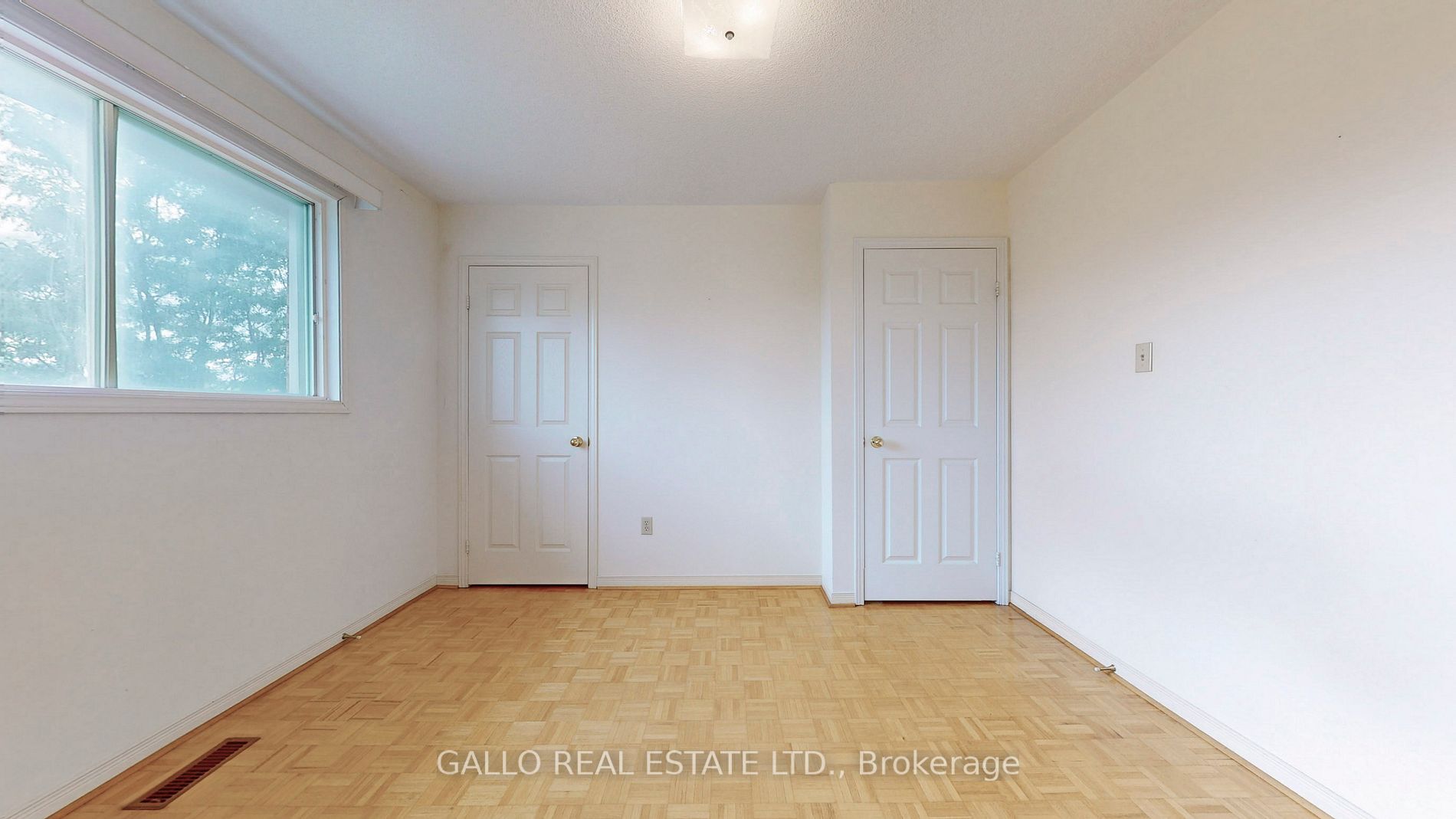 804 Hollander Rd