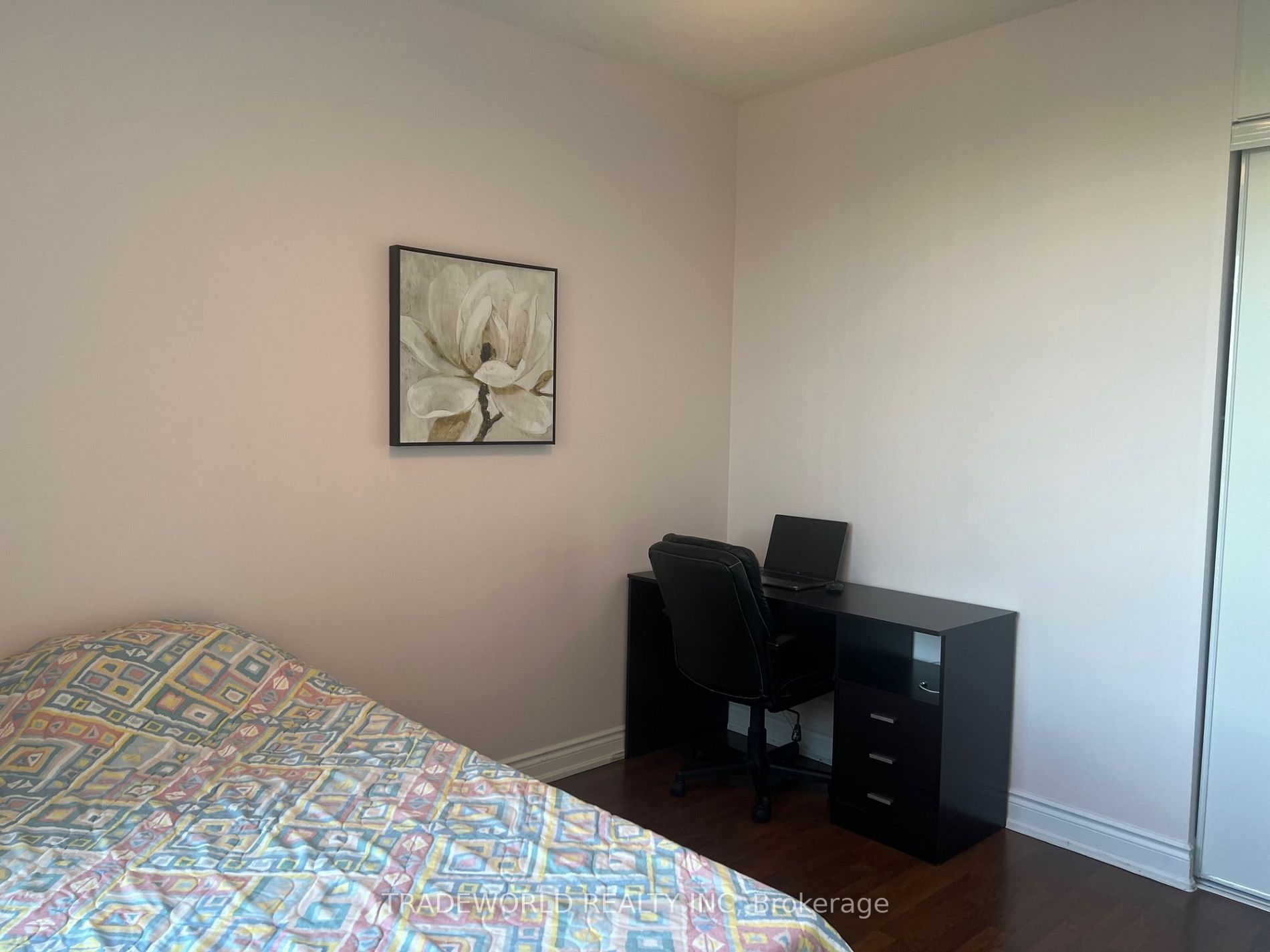 60 South Town Centre Blvd, #205