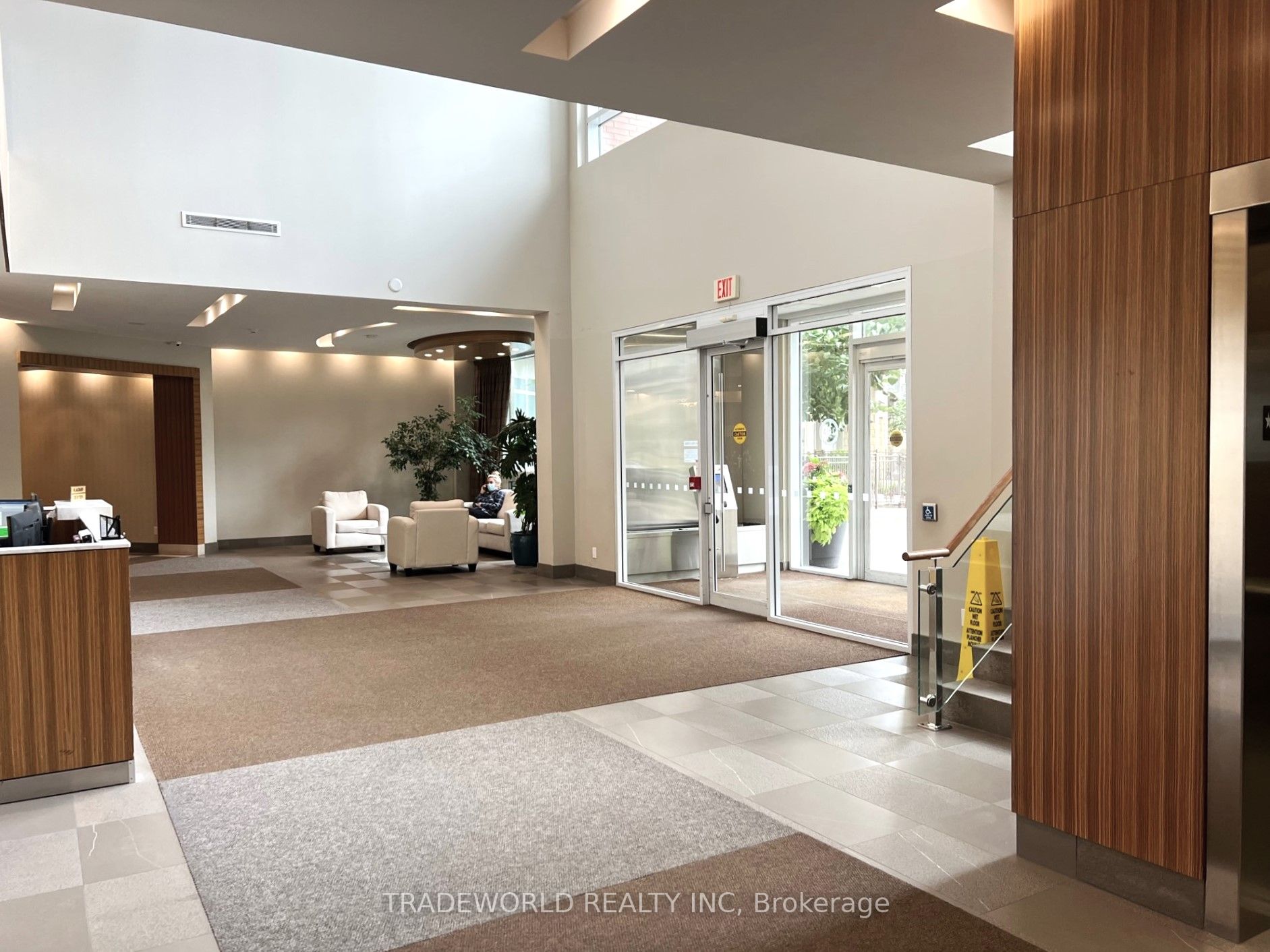 60 South Town Centre Blvd, #205