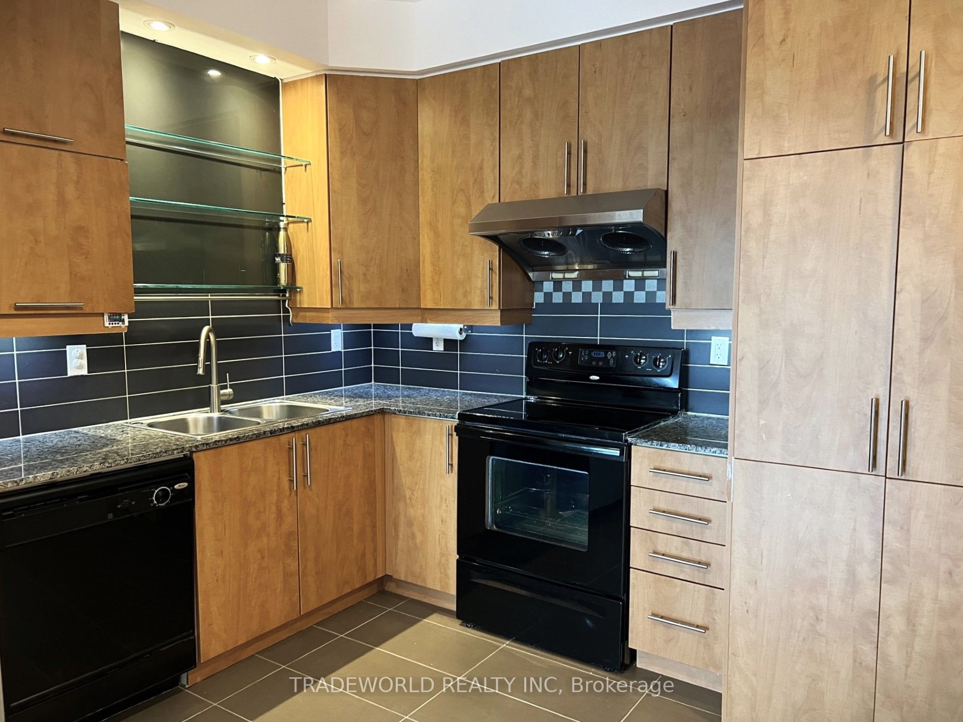 60 South Town Centre Blvd, #205