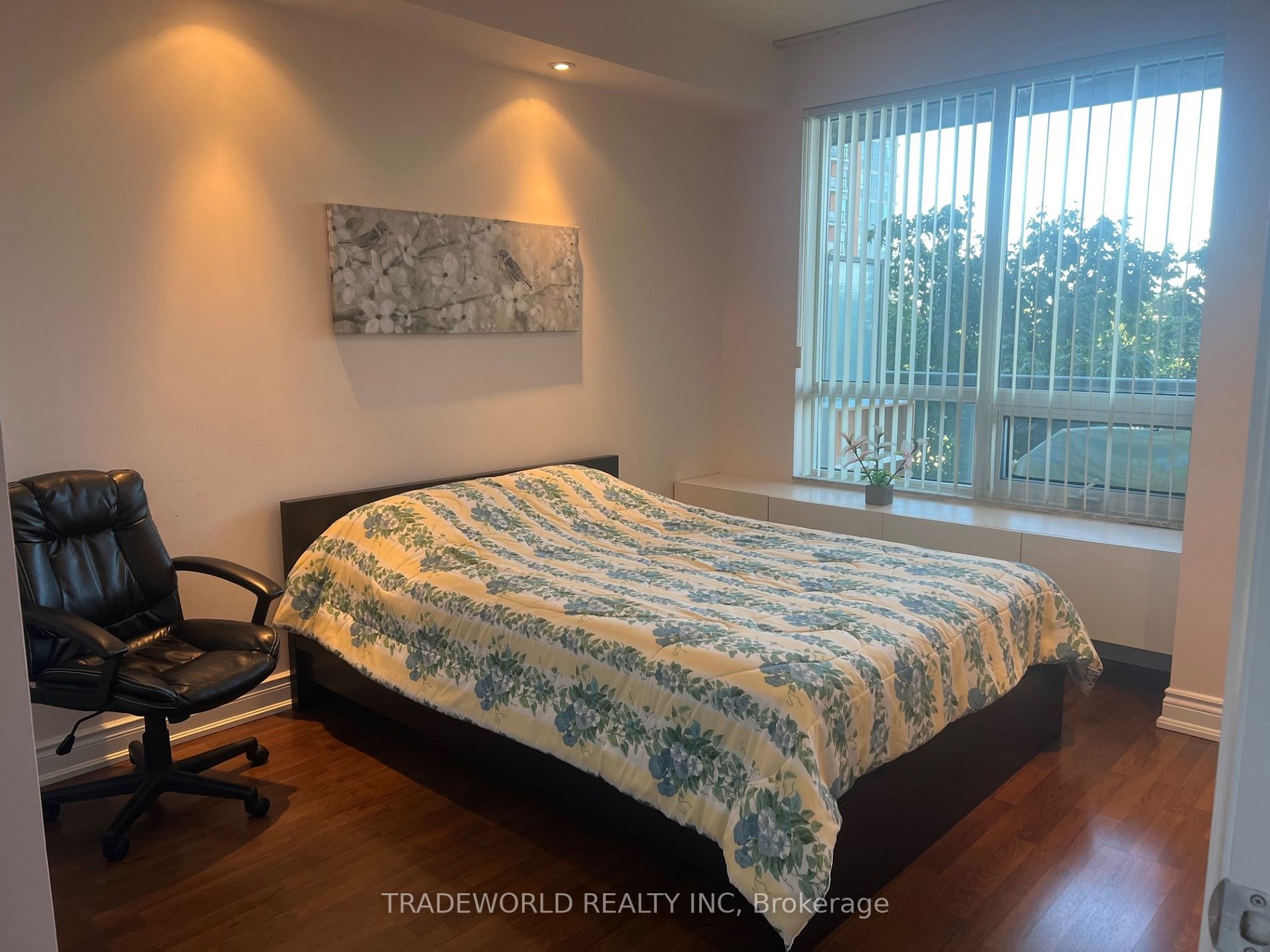 60 South Town Centre Blvd, #205