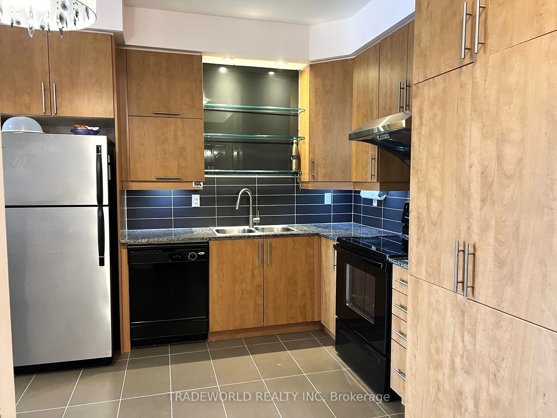 60 South Town Centre Blvd, #205