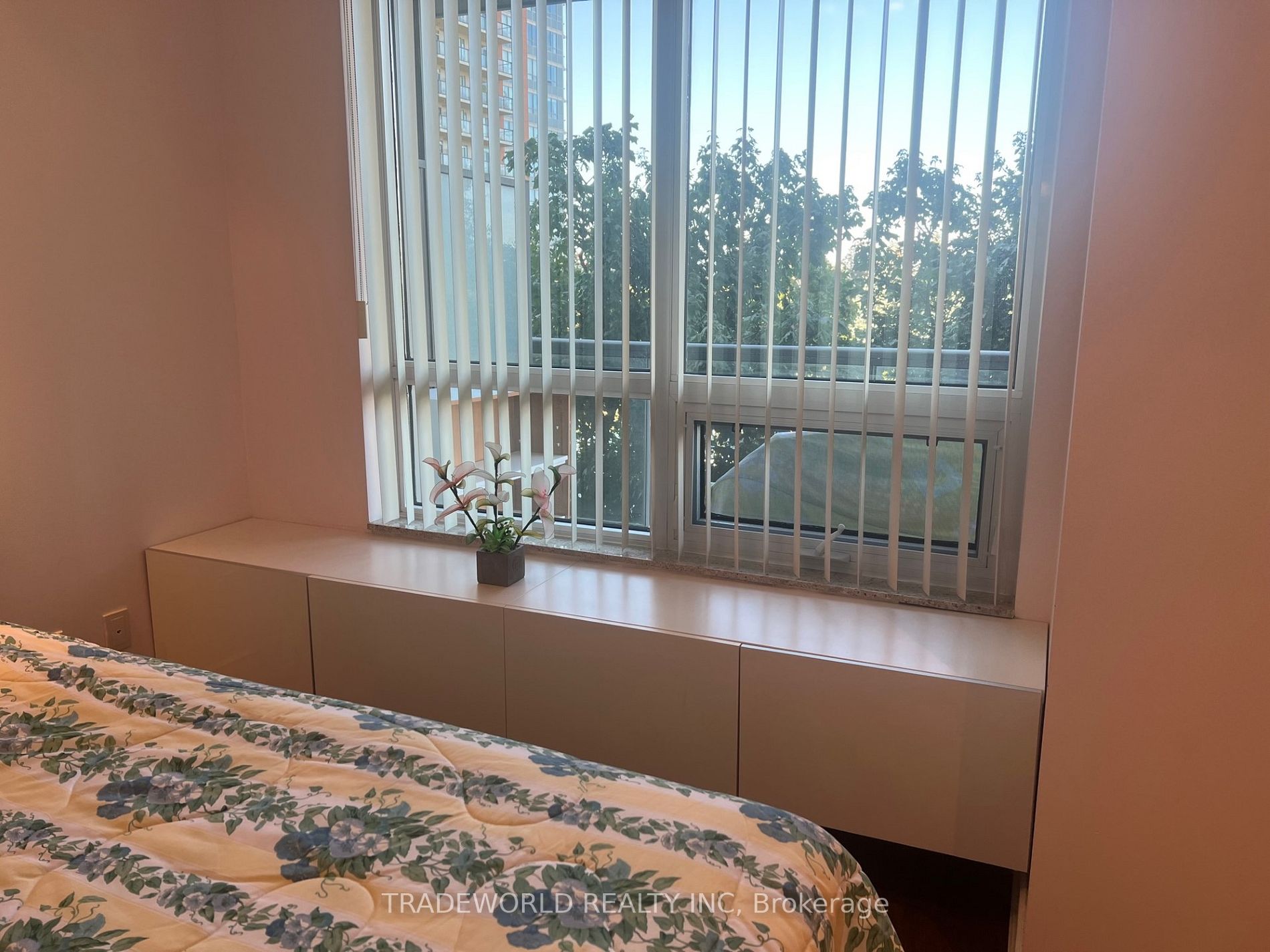 60 South Town Centre Blvd, #205