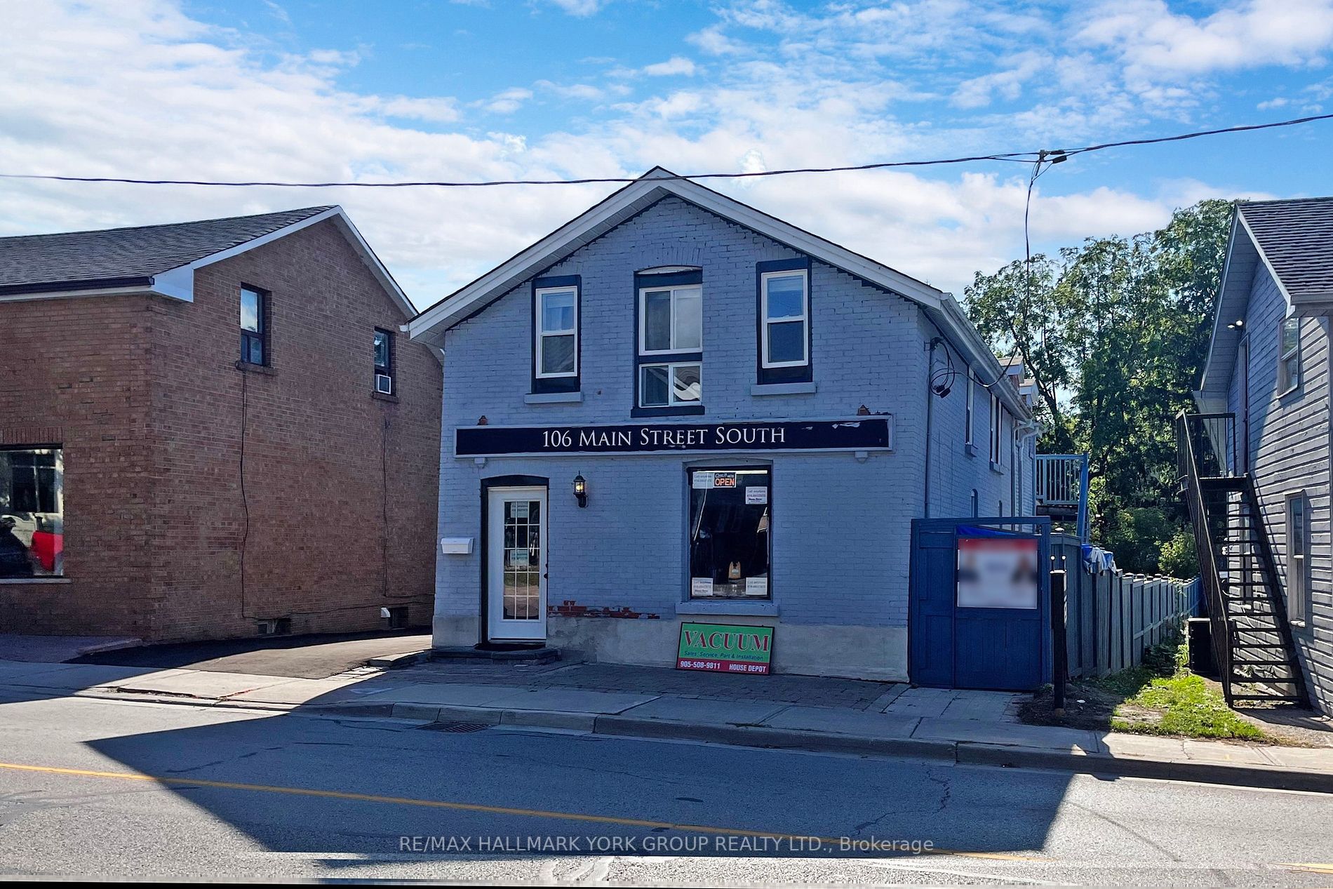 106 Main St S
