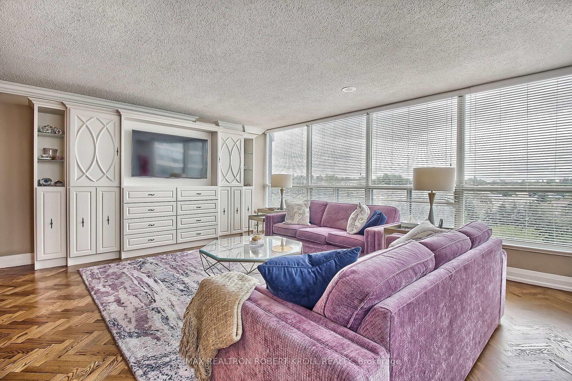 7300 Yonge St, #701