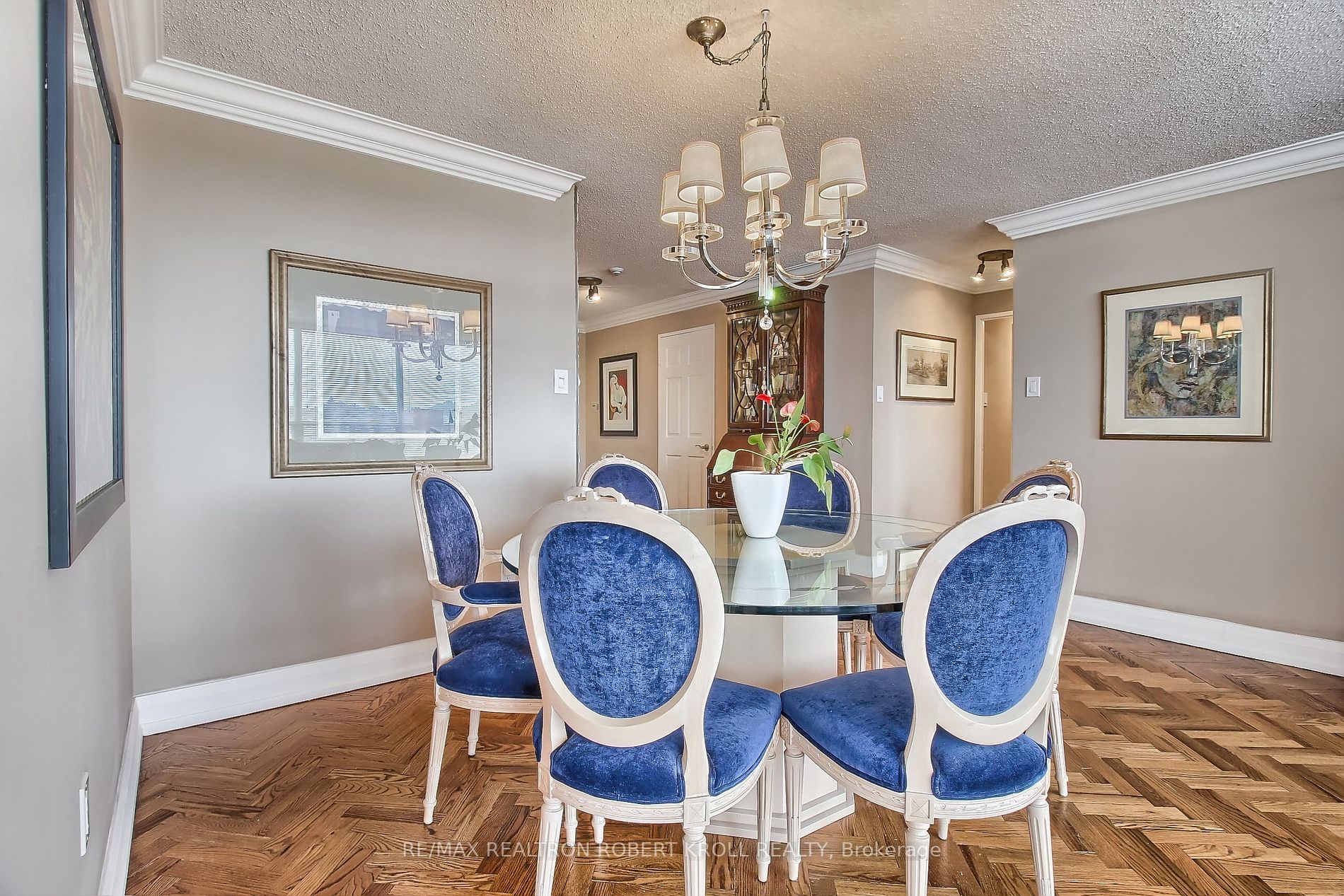 7300 Yonge St, #701