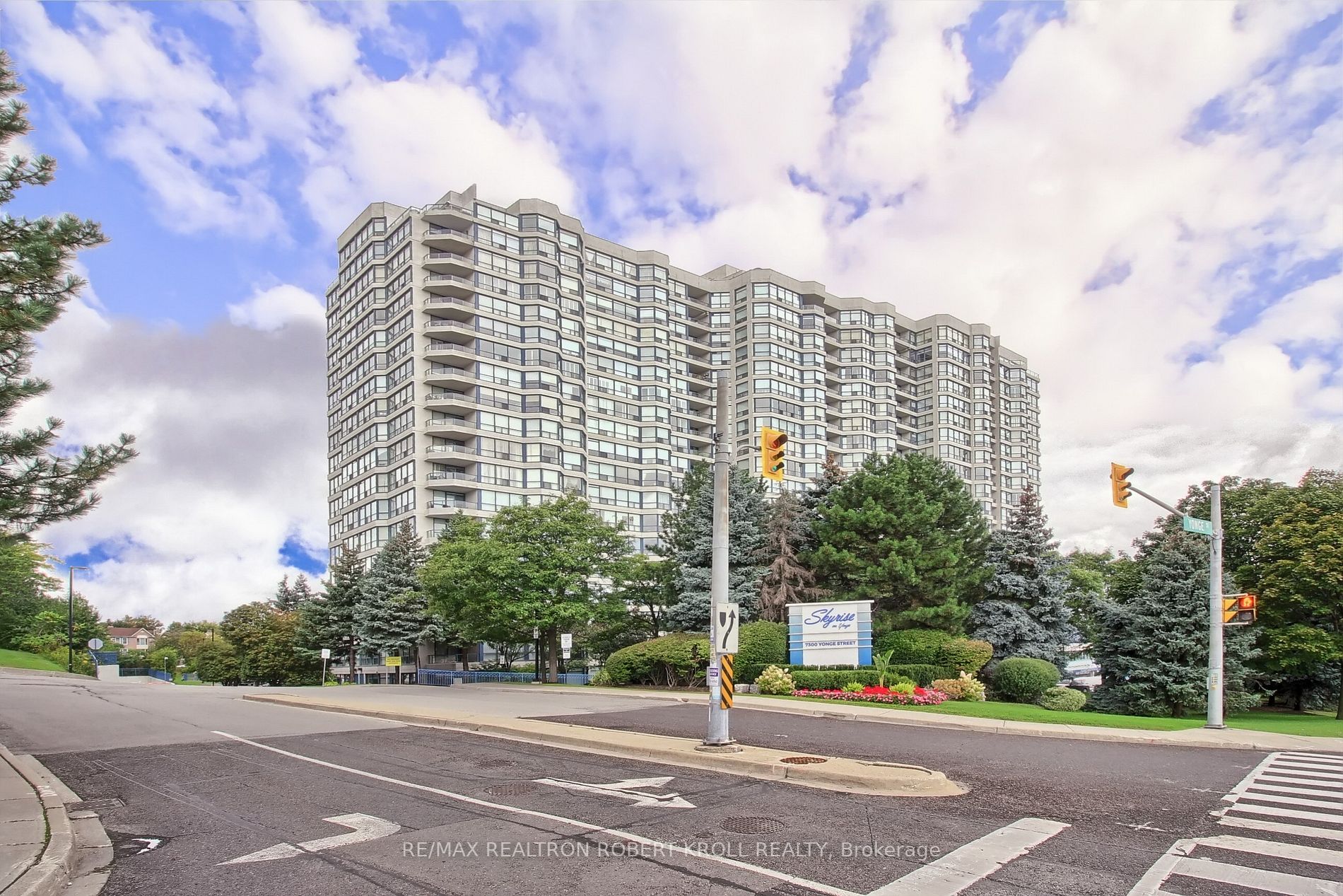 7300 Yonge St, #701