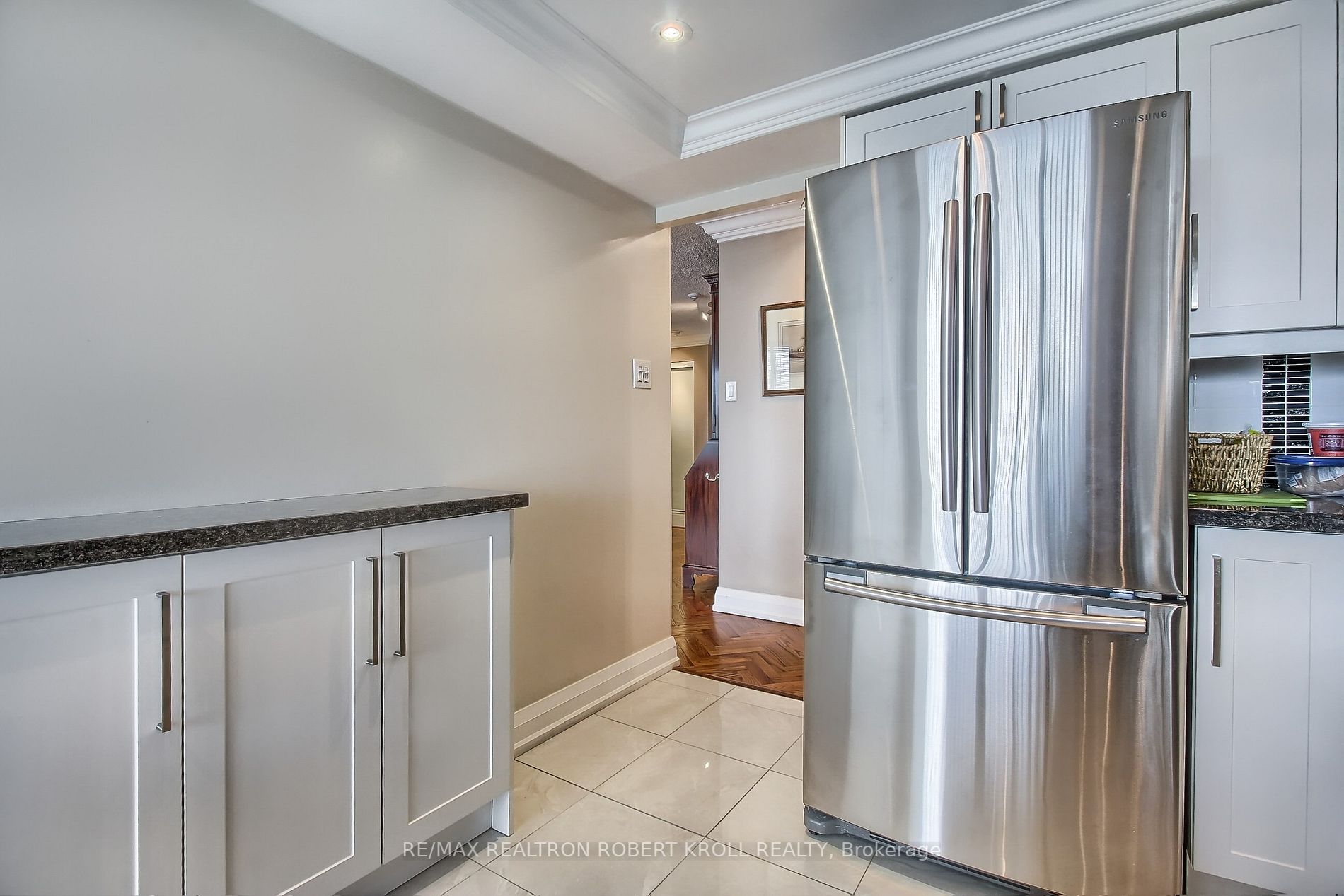 7300 Yonge St, #701