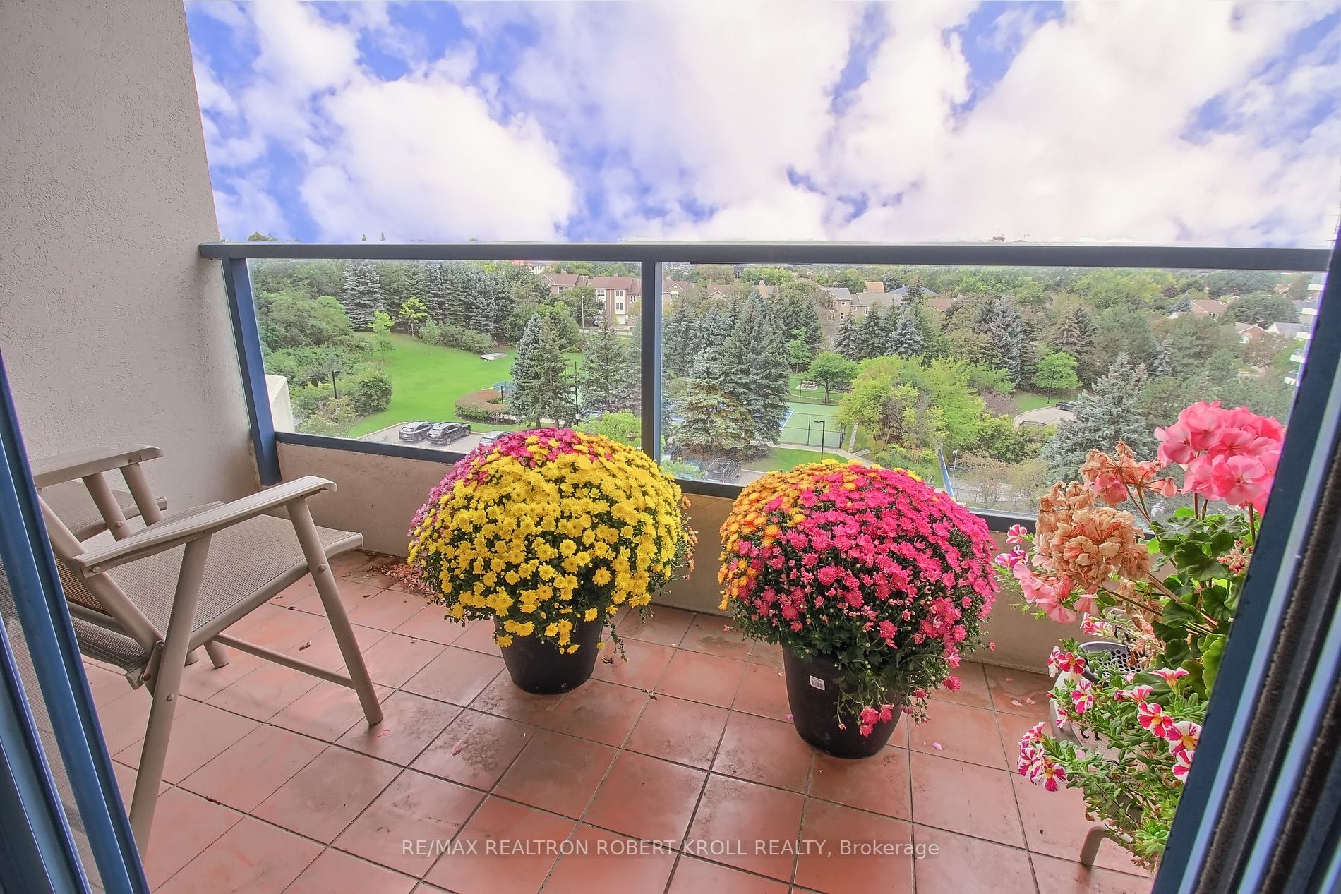 7300 Yonge St, #701