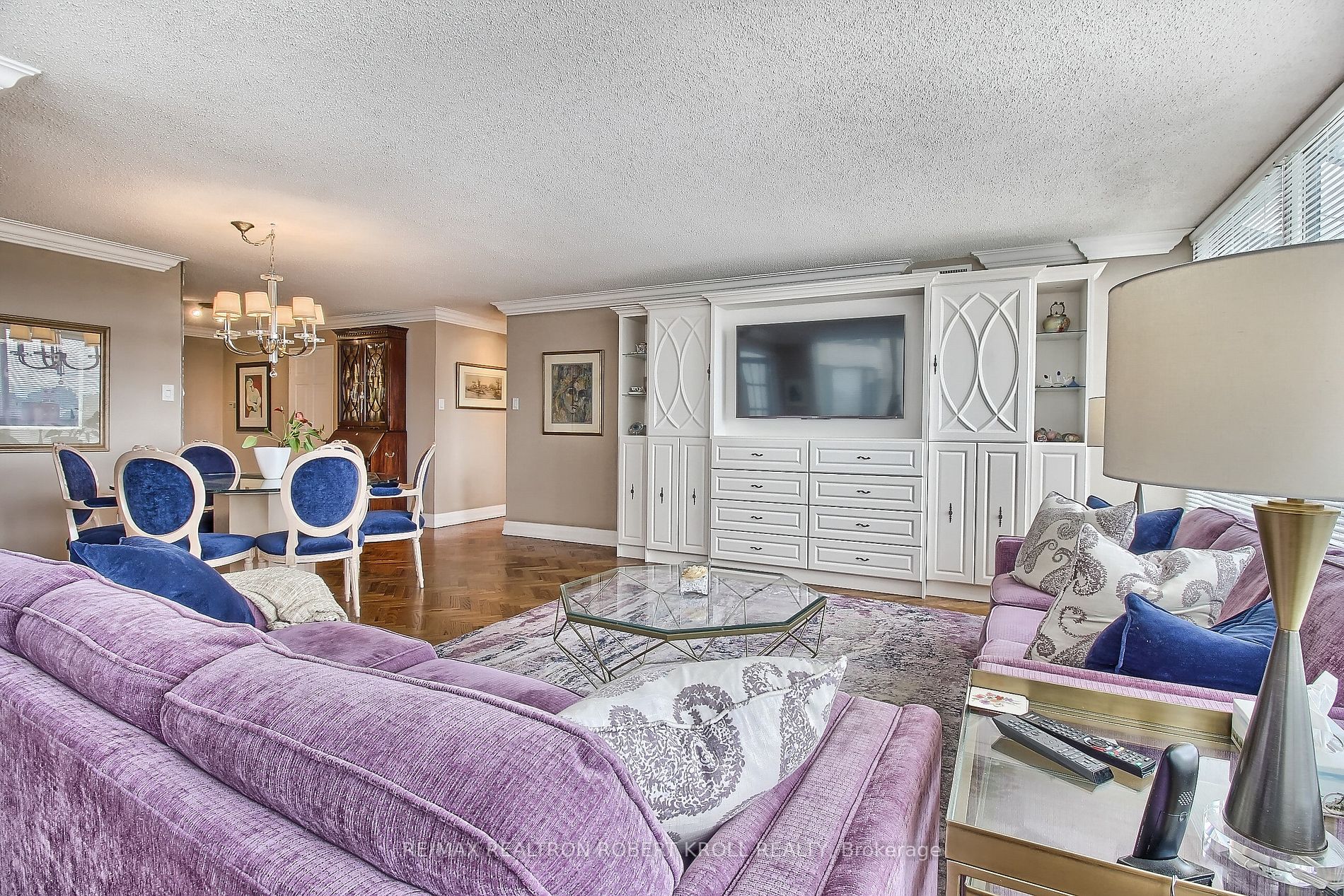 7300 Yonge St, #701