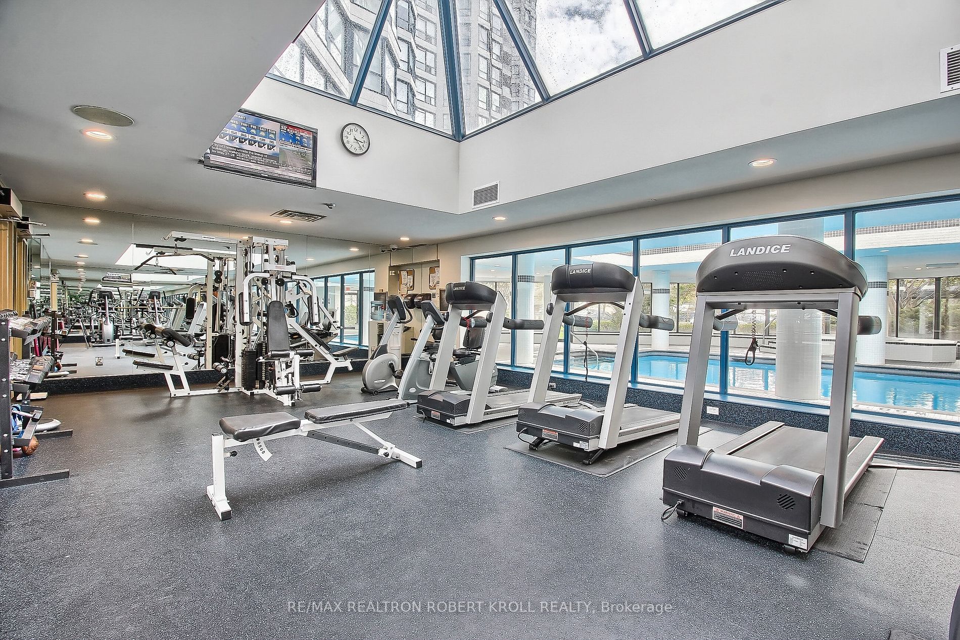 7300 Yonge St, #701
