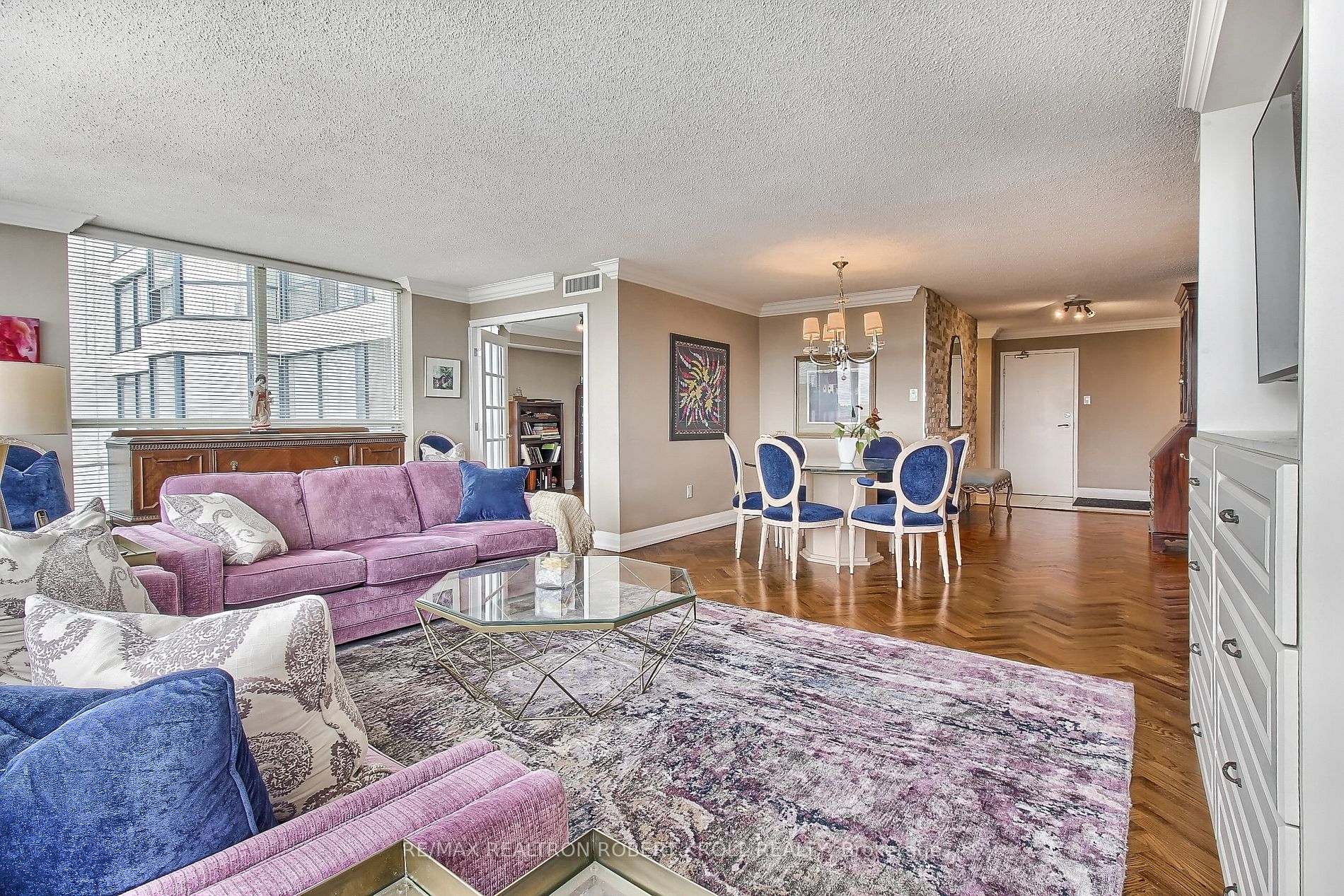 7300 Yonge St, #701