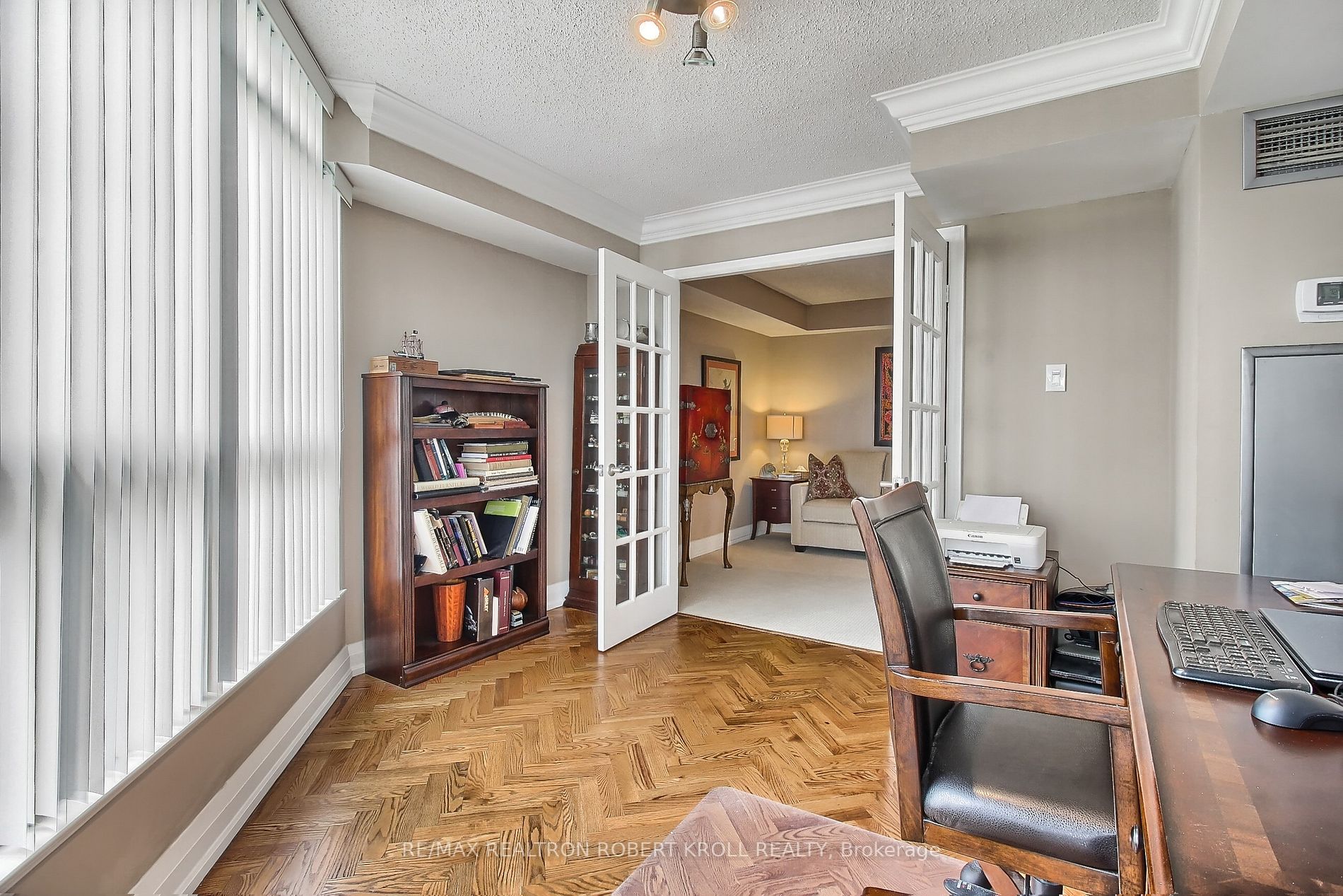 7300 Yonge St, #701