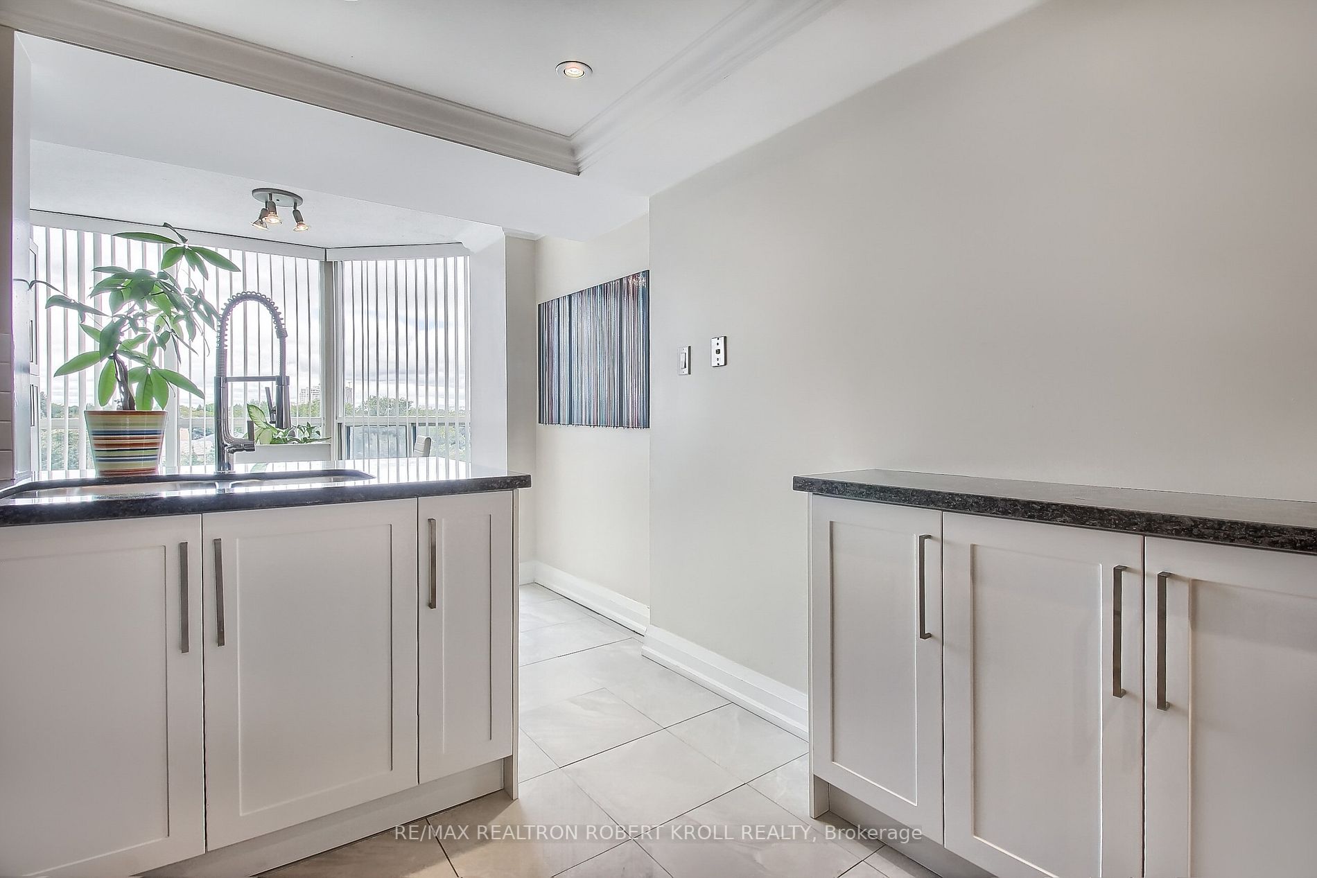 7300 Yonge St, #701