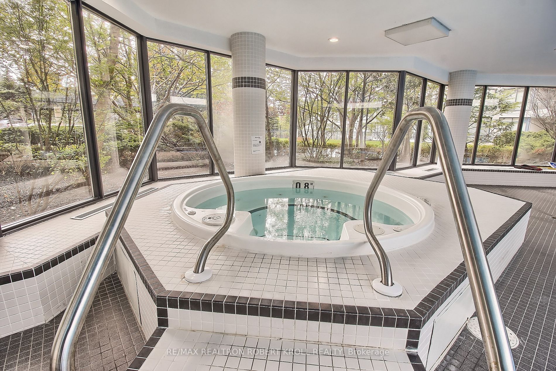 7300 Yonge St, #701