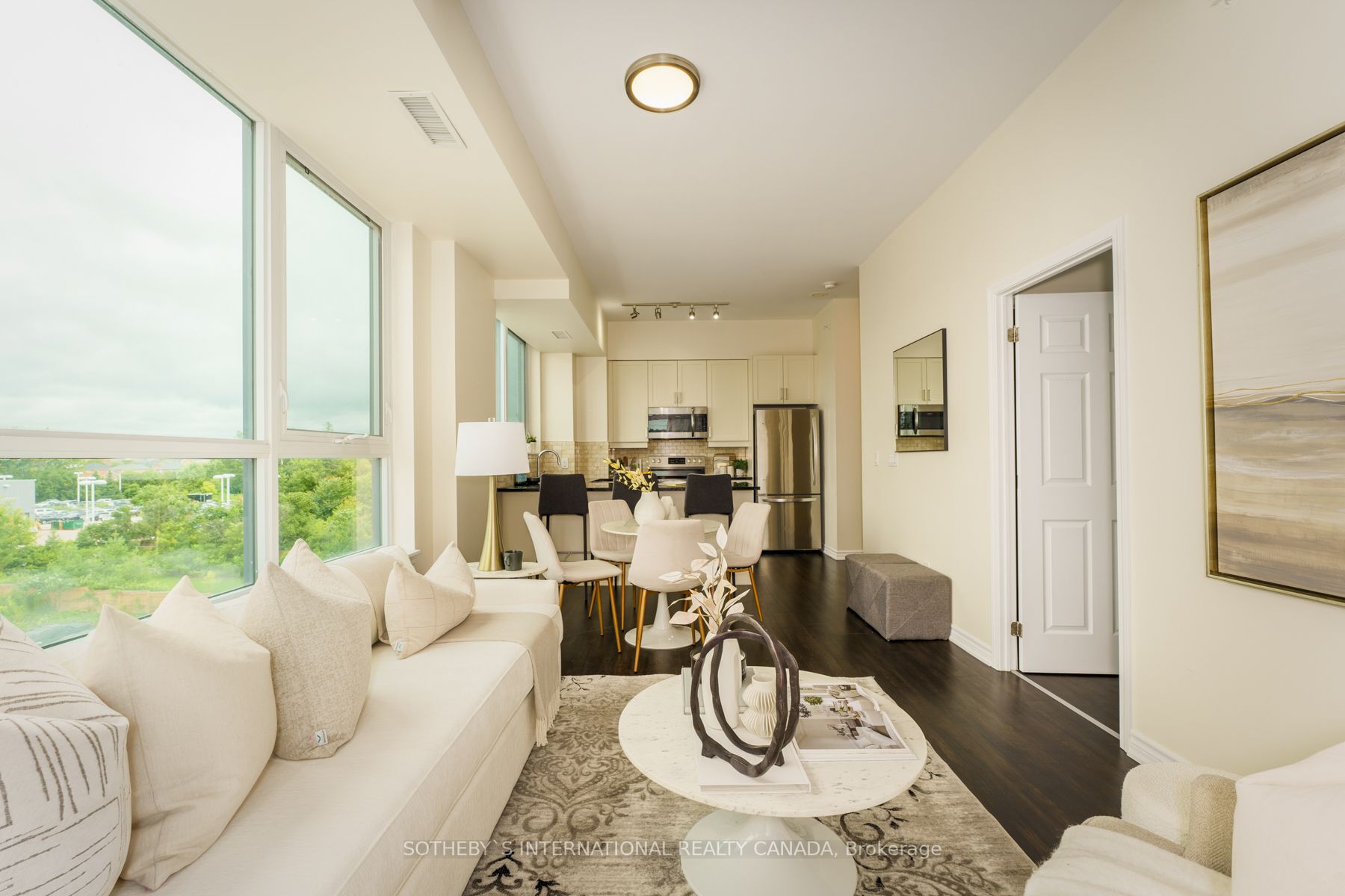 11611 Yonge St, #521