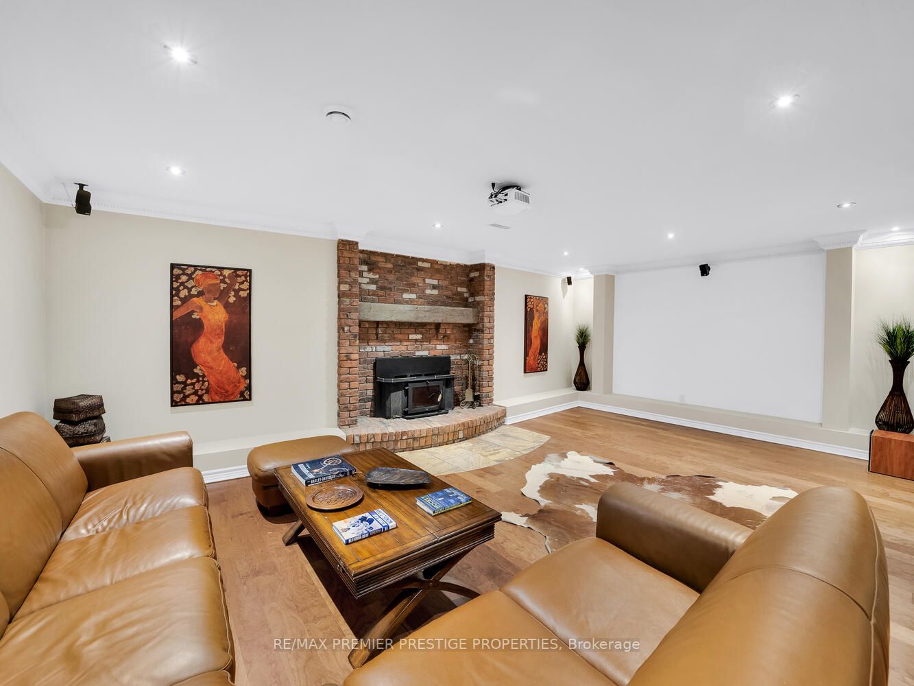 90 Rachelle Crt