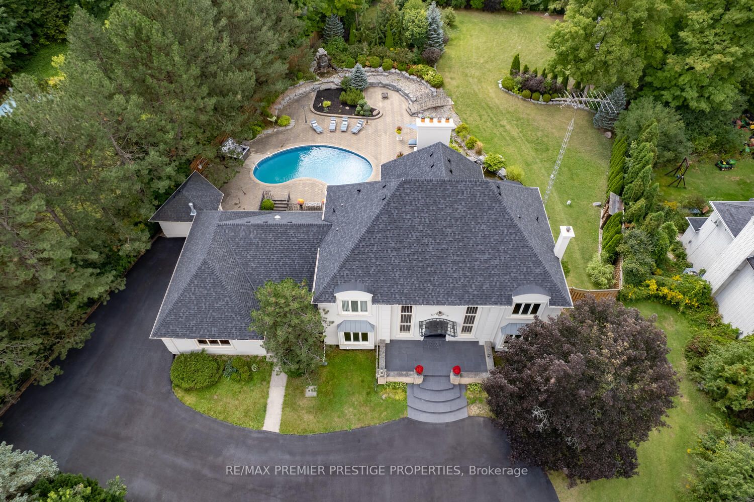 90 Rachelle Crt
