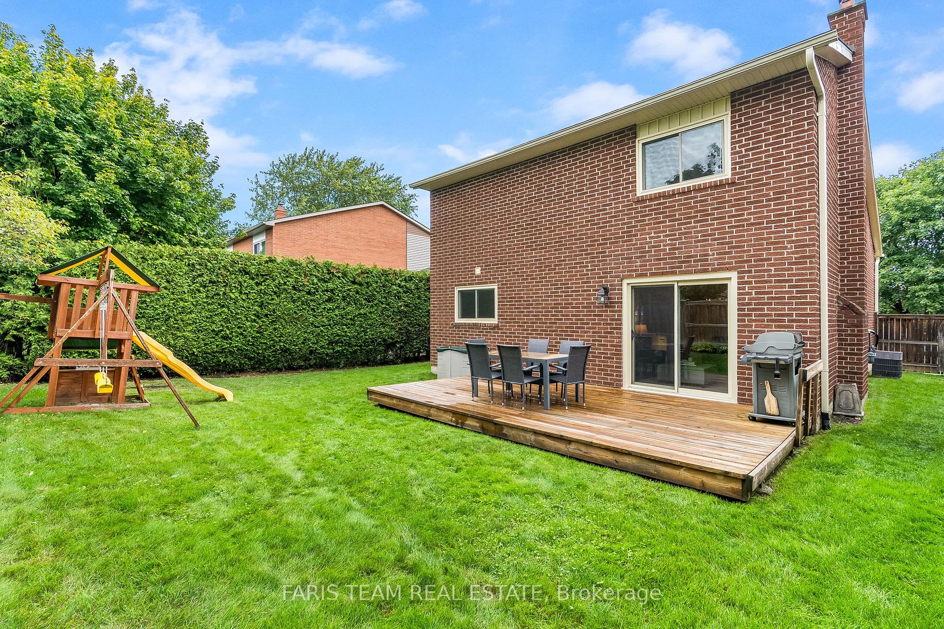 271 Yorkshire Dr