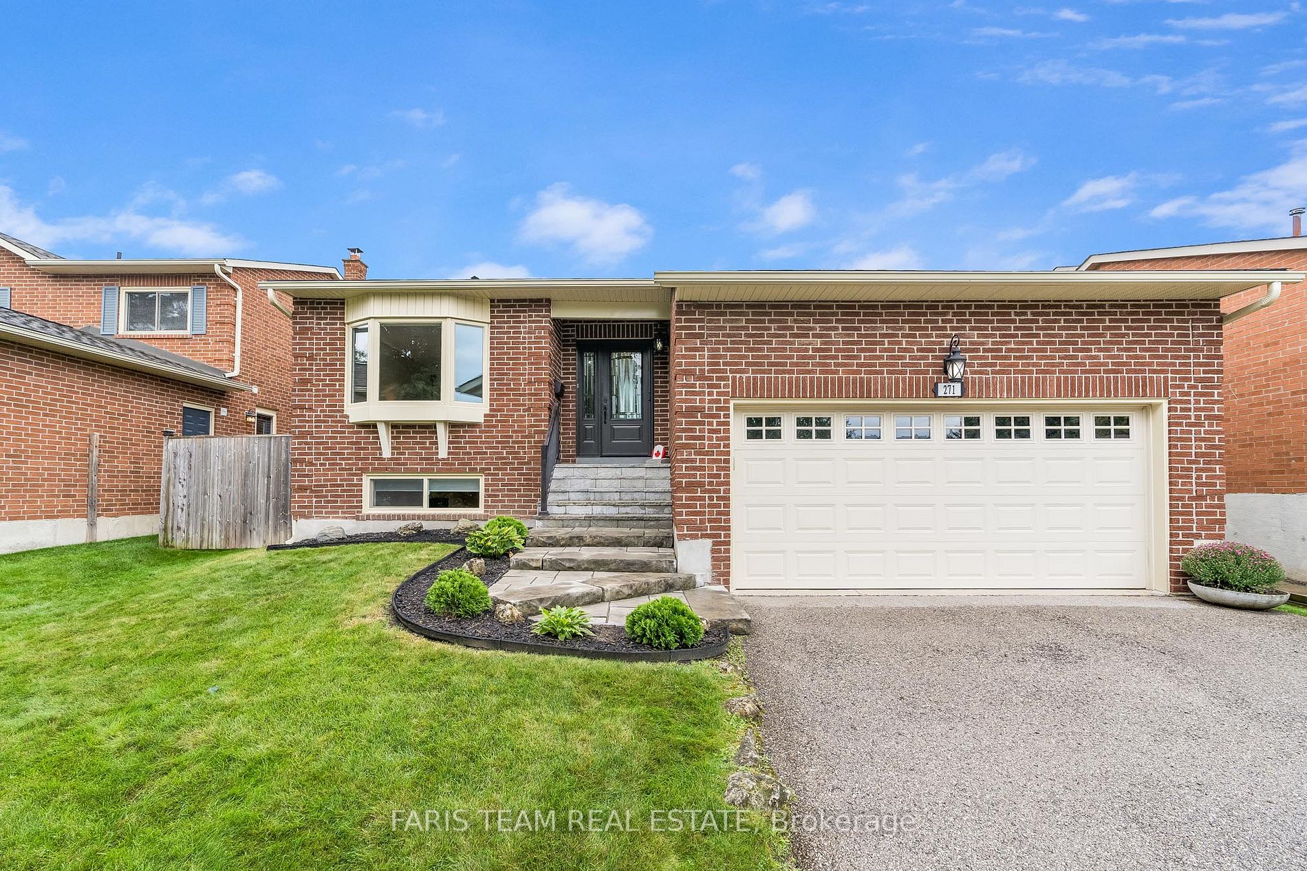 271 Yorkshire Dr
