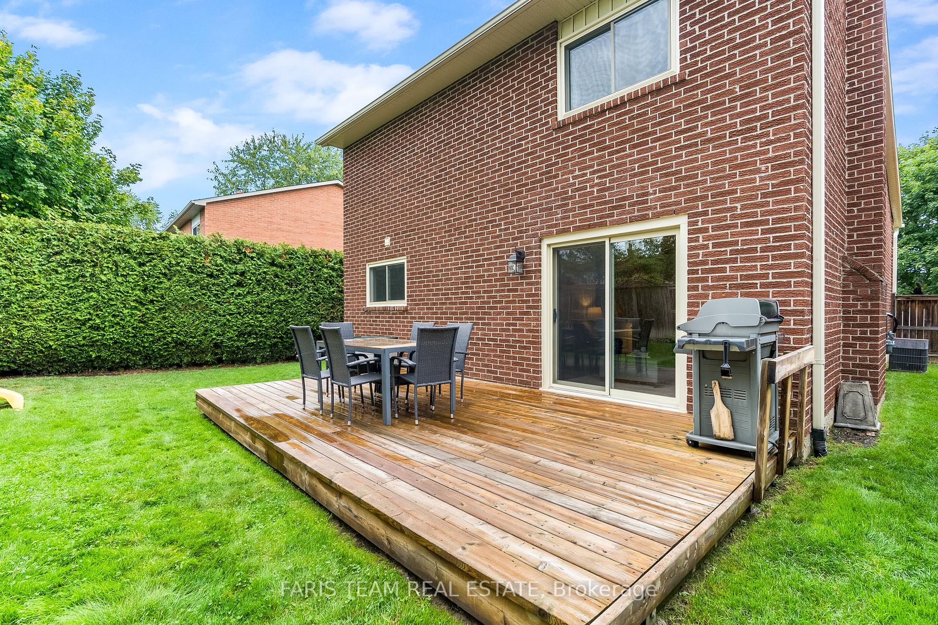 271 Yorkshire Dr