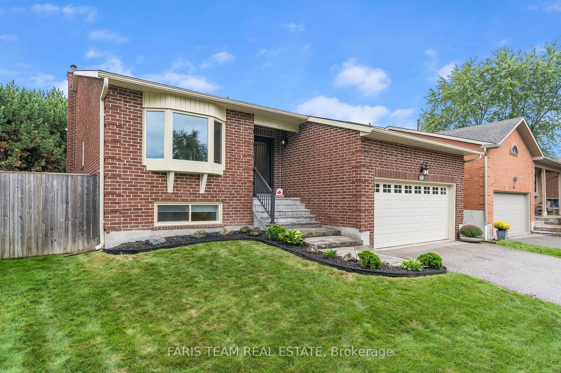 271 Yorkshire Dr