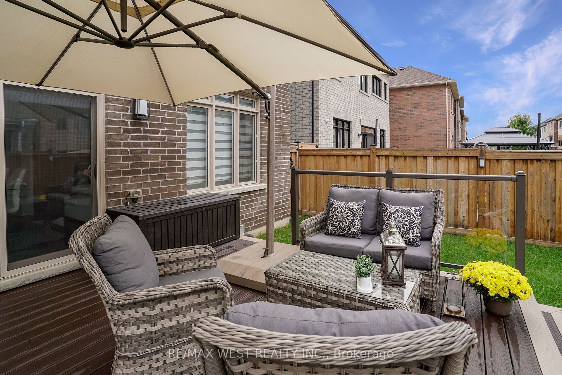 84 Zenith Ave