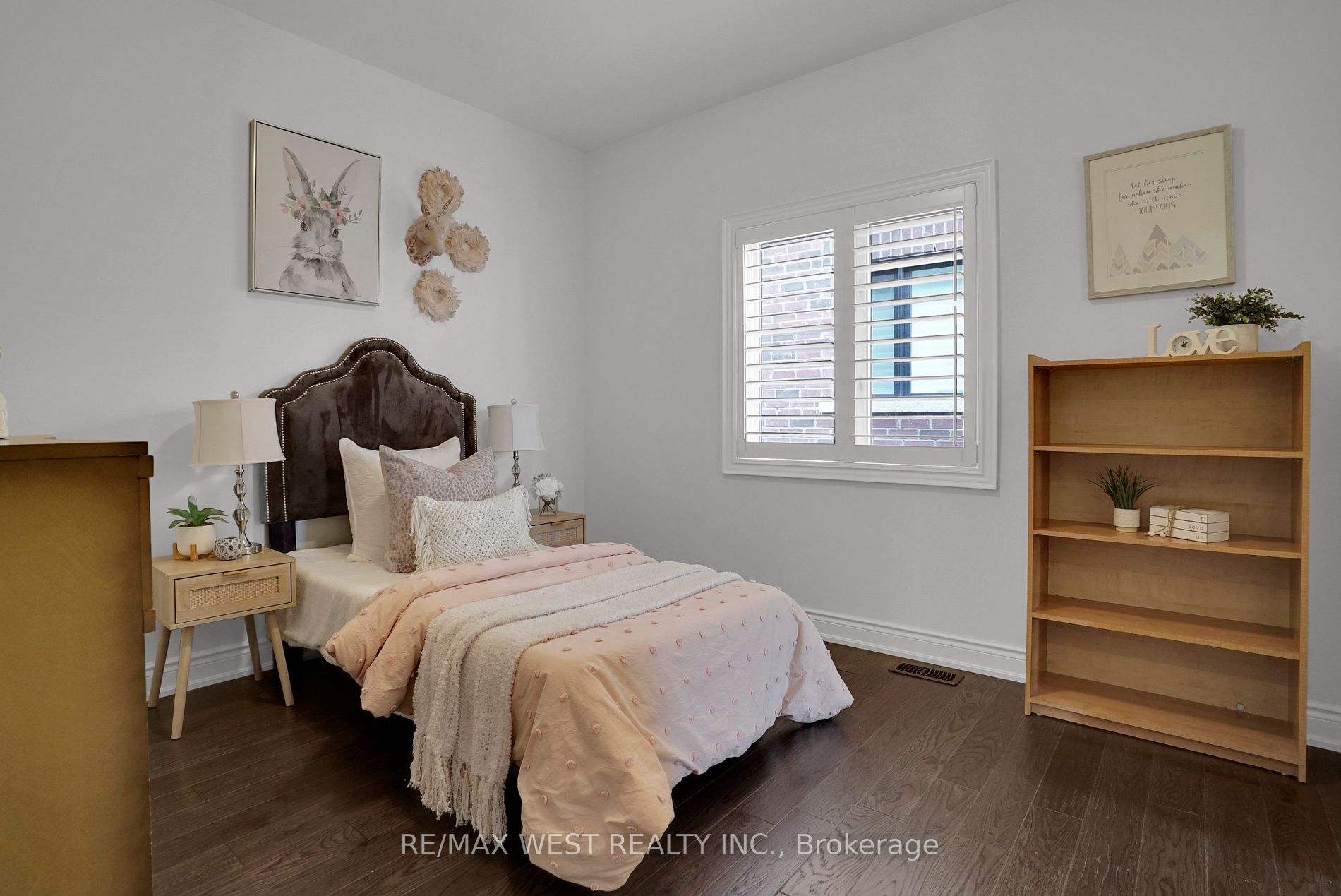84 Zenith Ave
