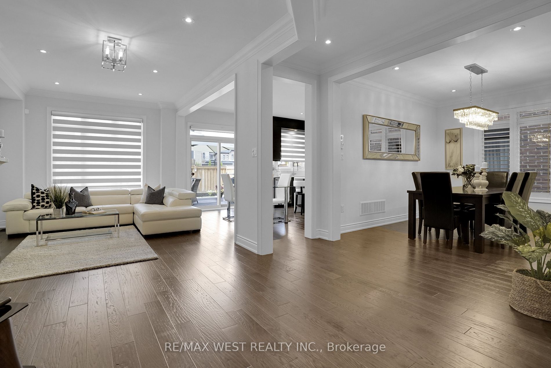 84 Zenith Ave