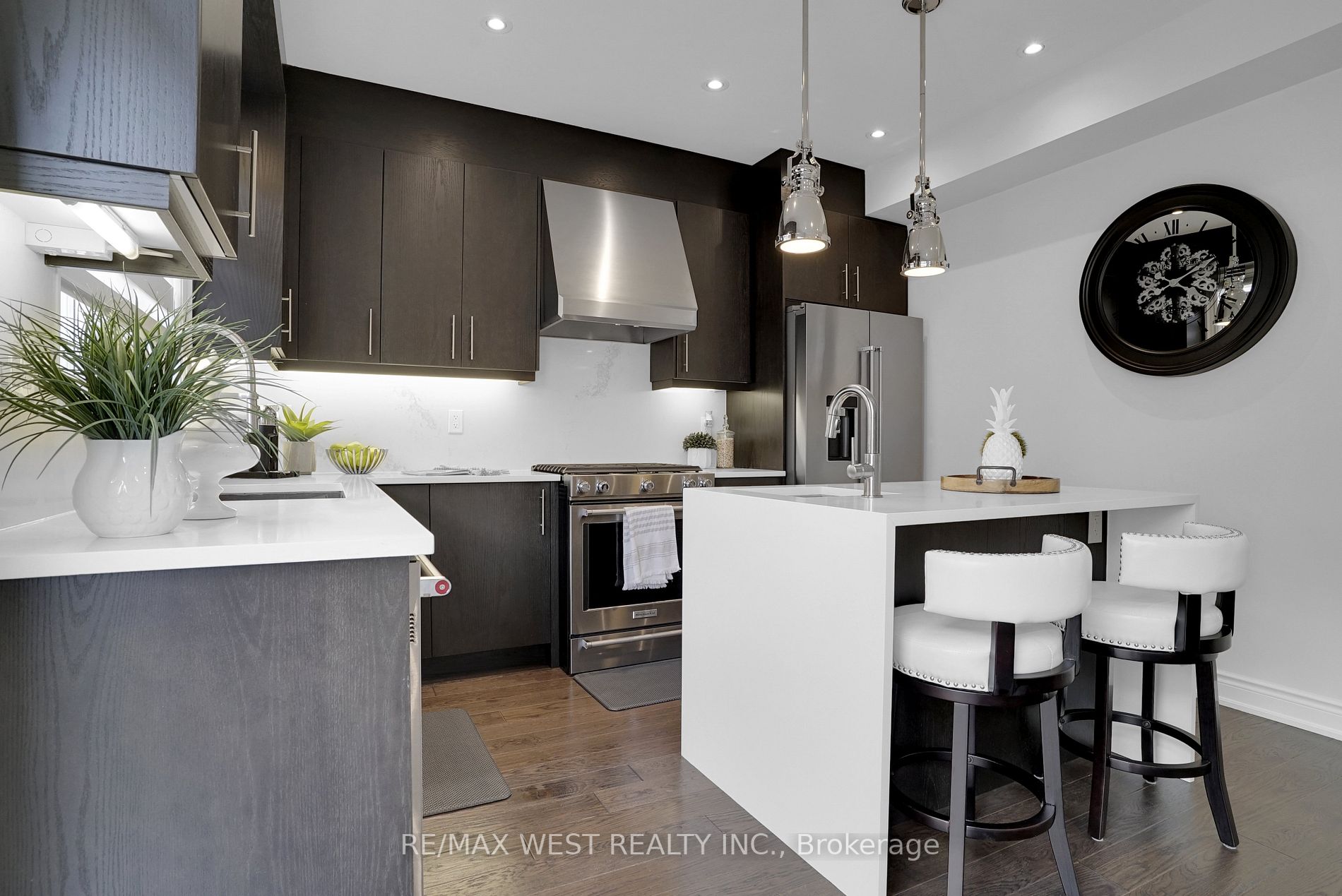 84 Zenith Ave