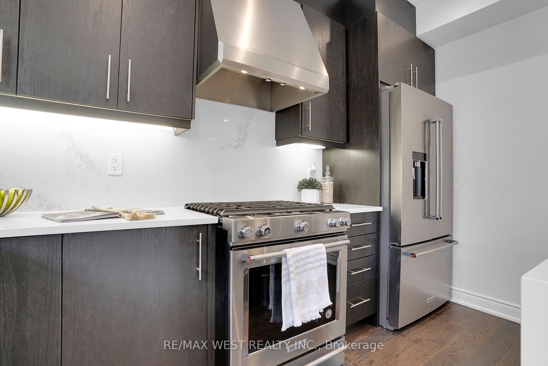 84 Zenith Ave