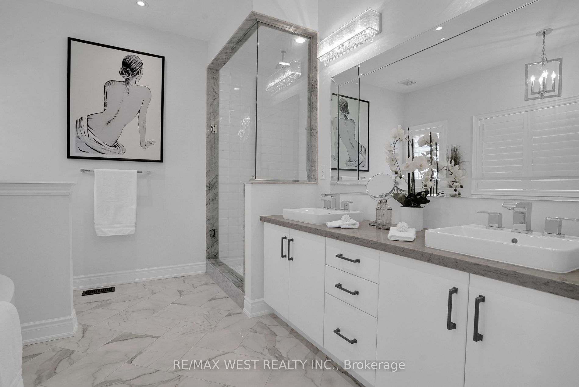 84 Zenith Ave