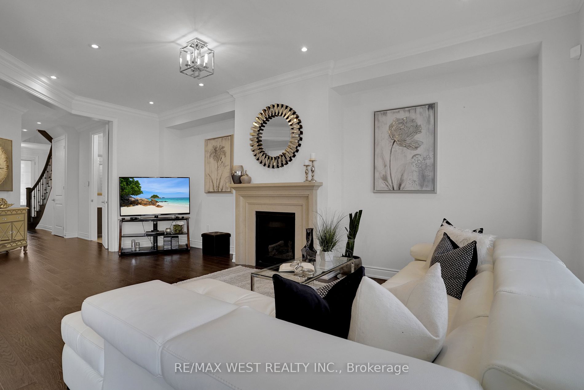 84 Zenith Ave