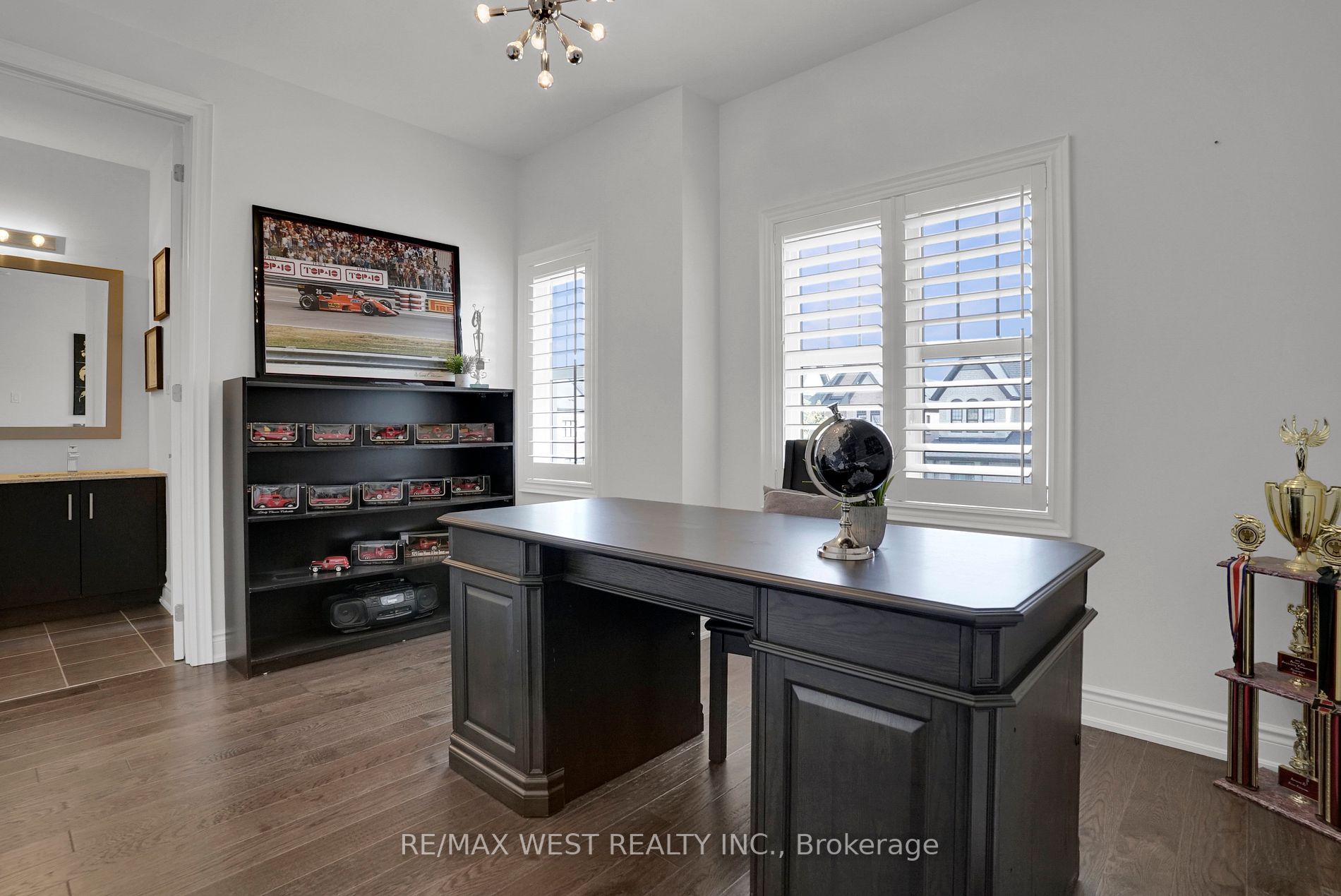 84 Zenith Ave