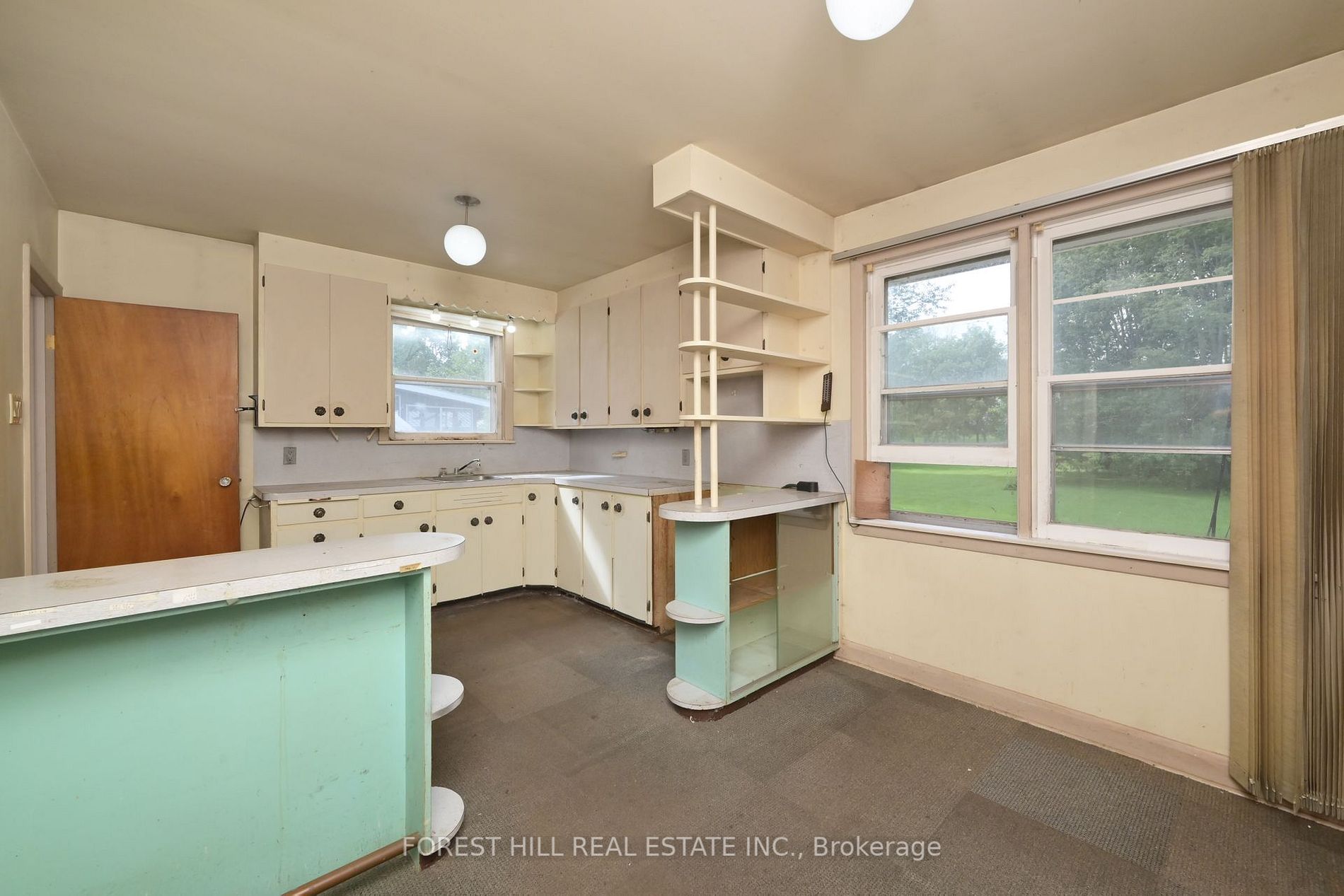 38 Ellison Ave