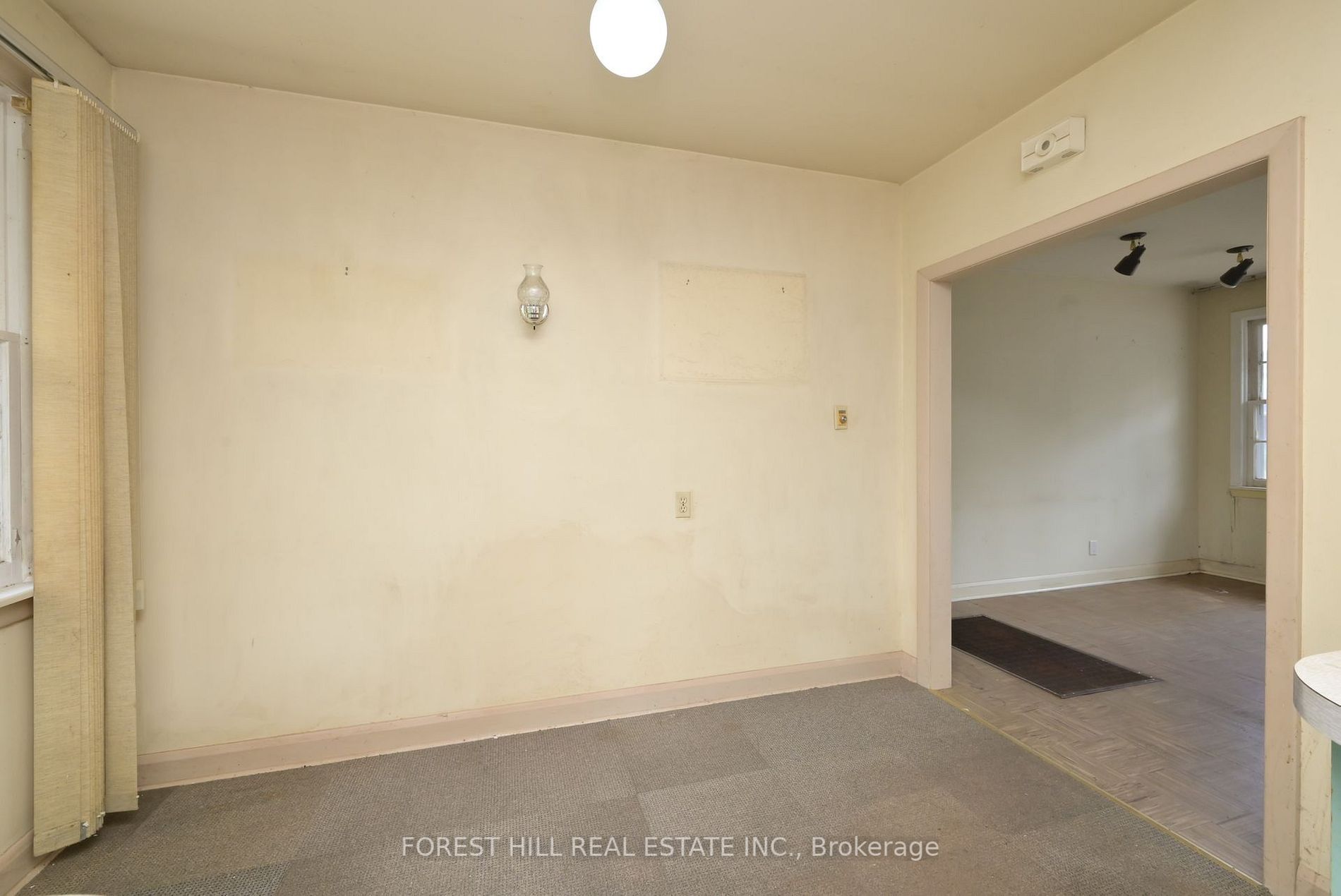 38 Ellison Ave