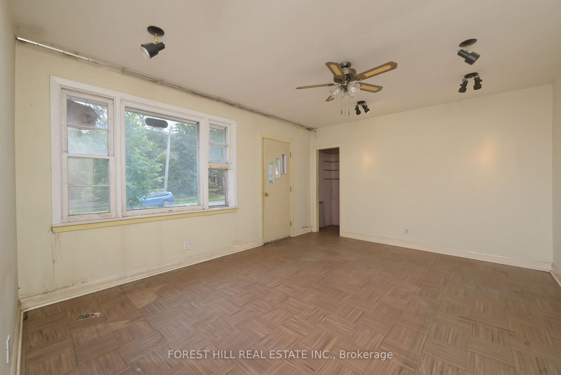 38 Ellison Ave