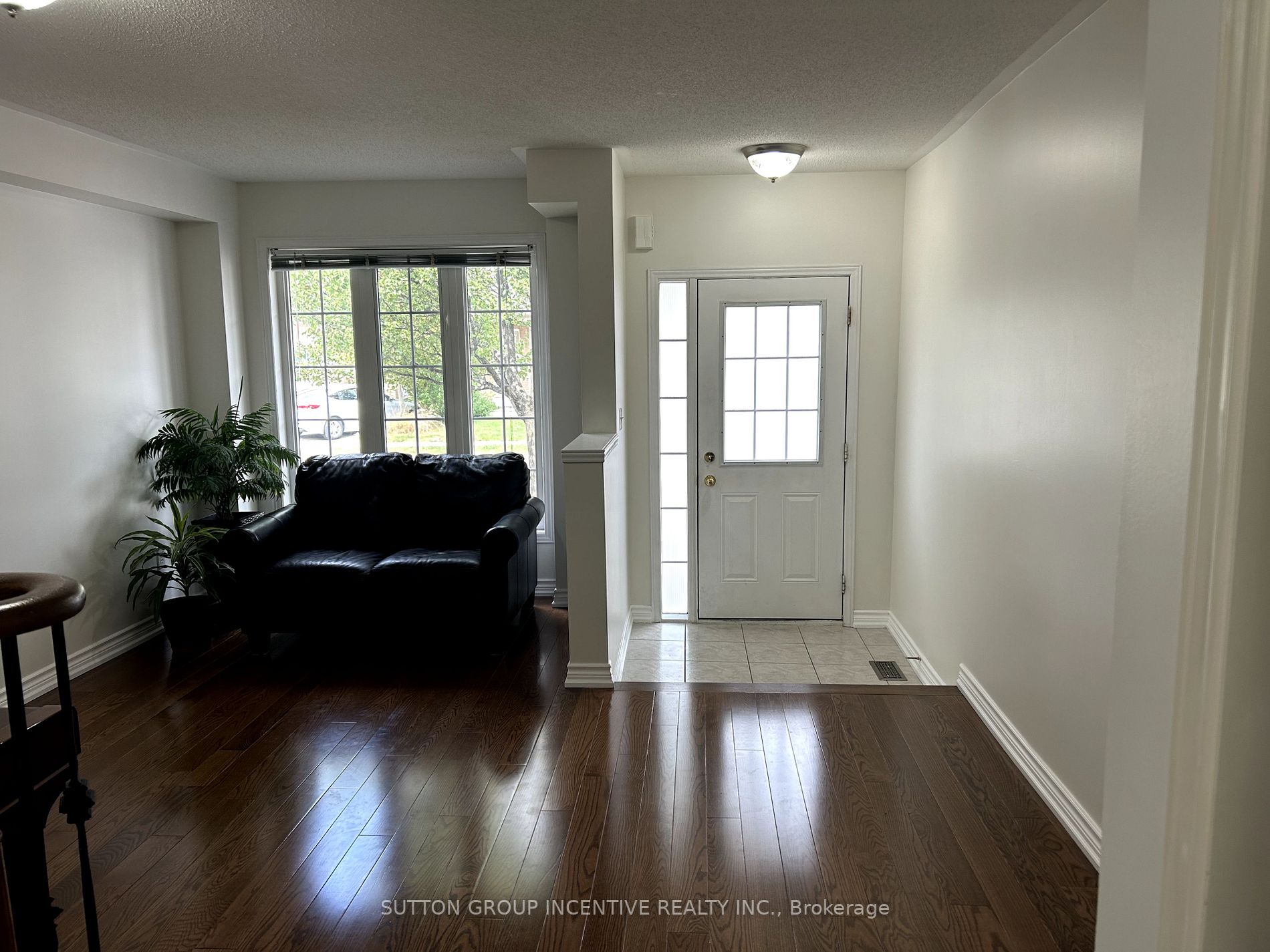 23 Levellands Crescent