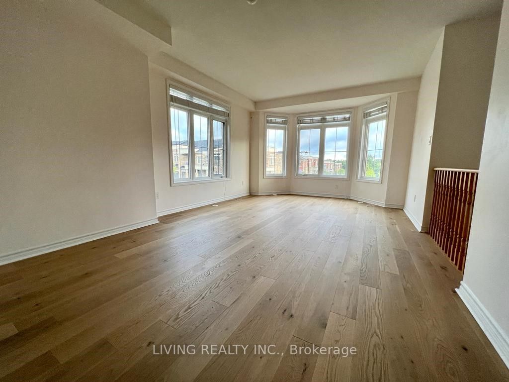 37 Rougeview Park Crescent