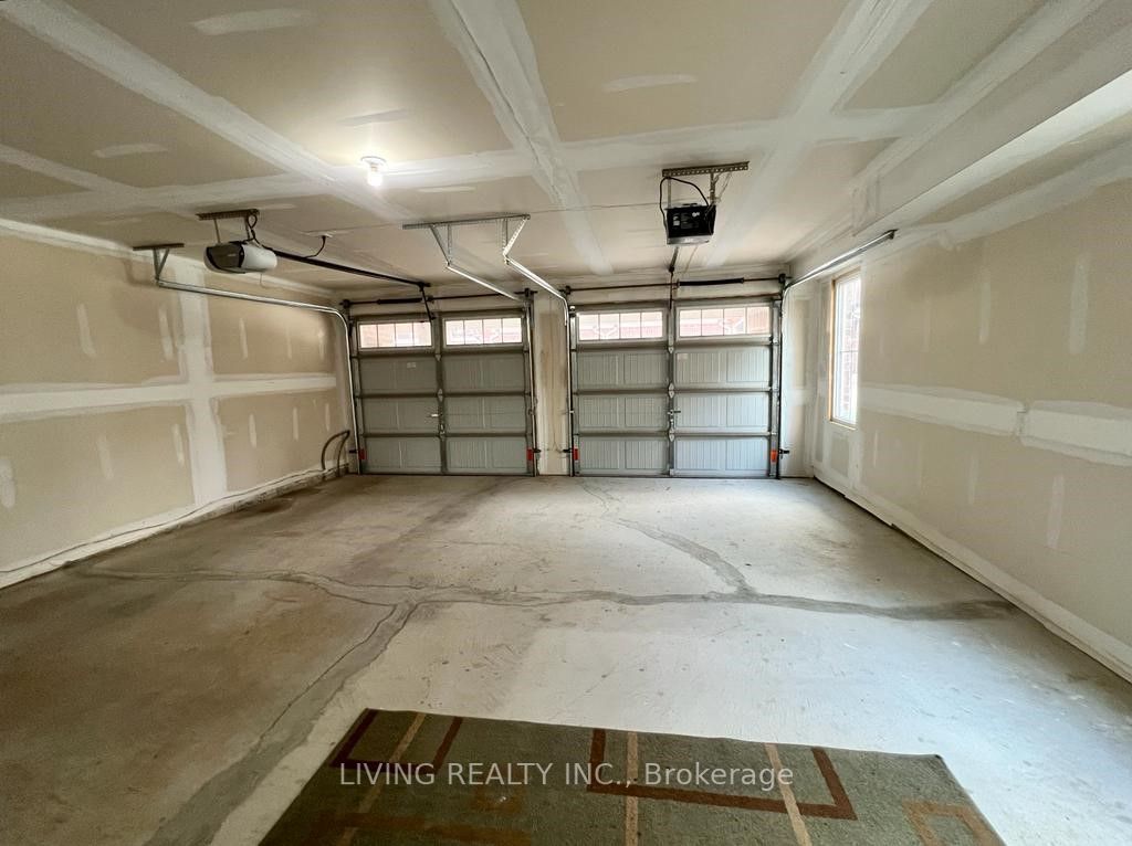 37 Rougeview Park Crescent